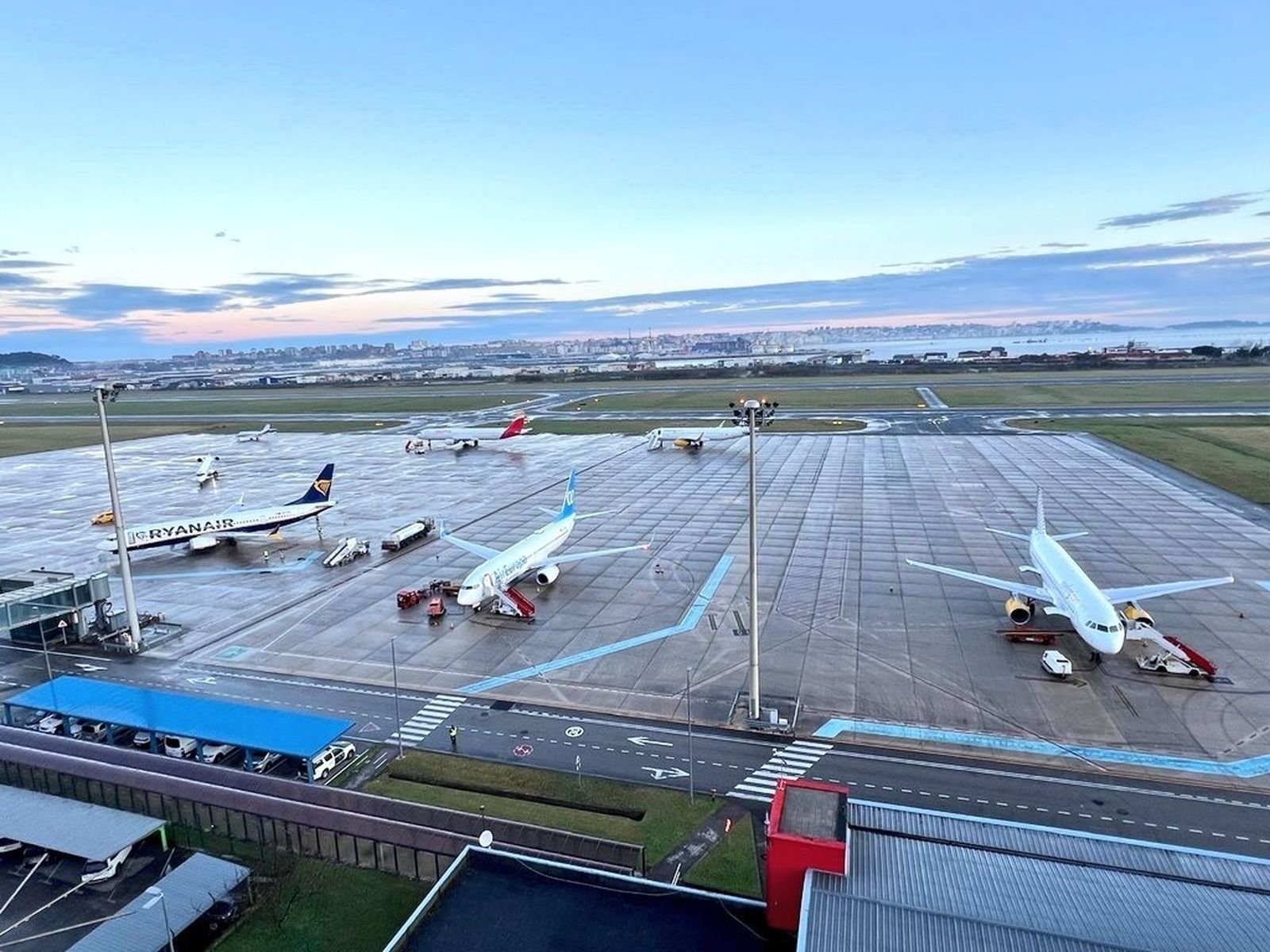 Aeropuerto Seve Ballesteros-Santander