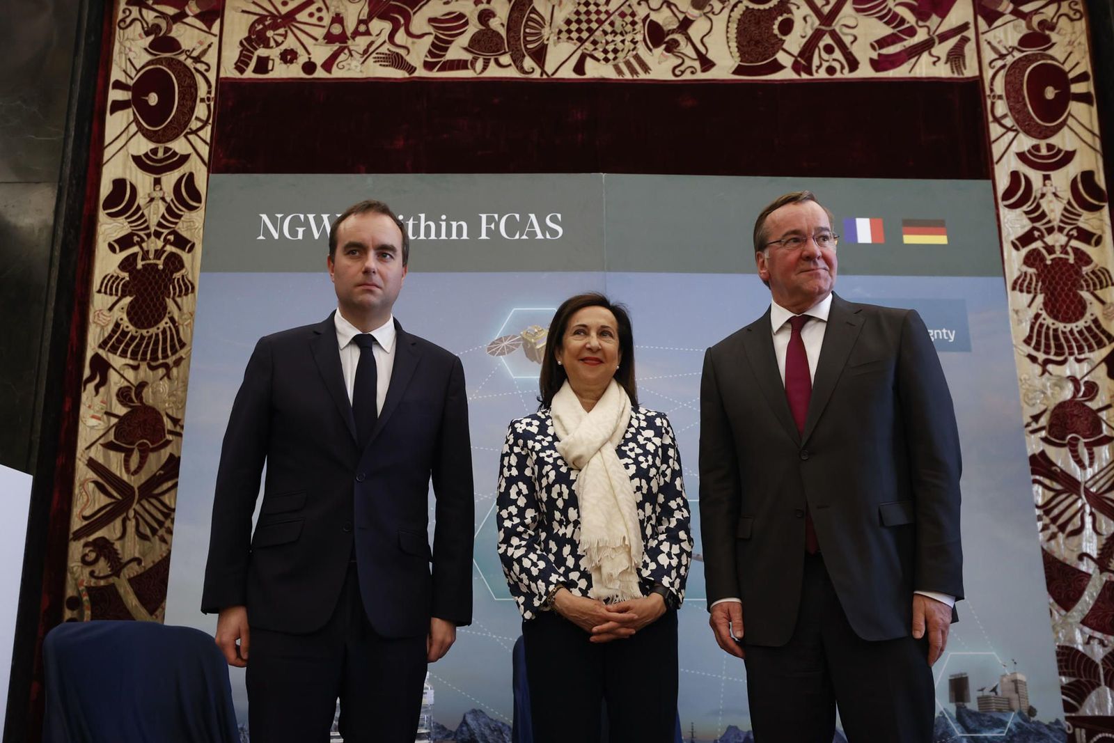 Robles acusa a Rusia de "desinformar" para "minar" la unidad de la UE y la OTAN