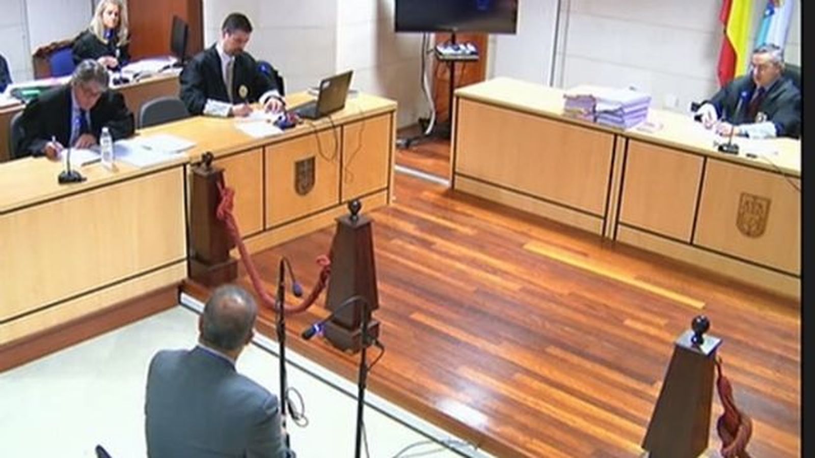 Los hermanos de Basterra dicen que la policía se llevó el portátil que estaba en el  piso