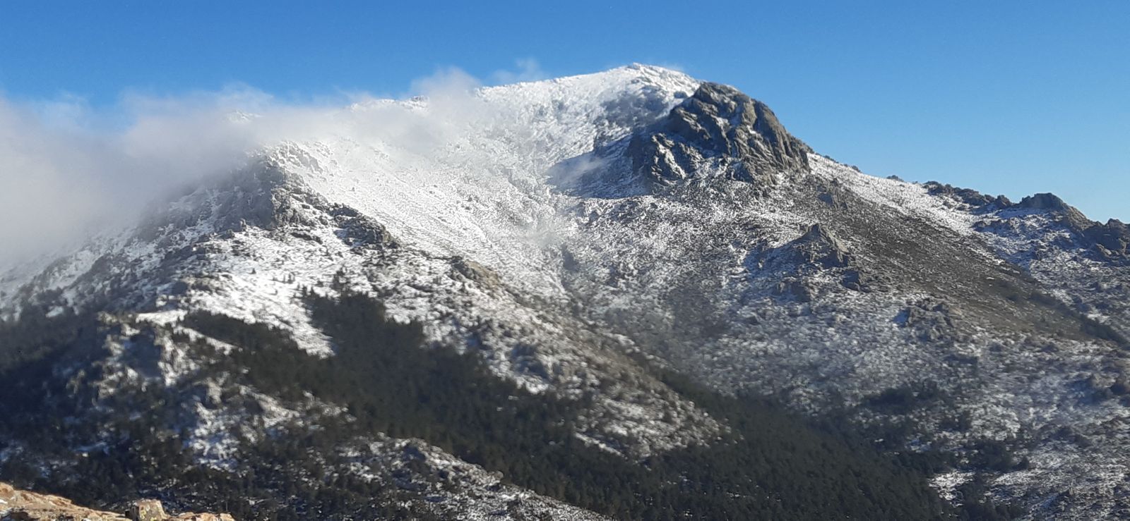 Macizo de La Maliciosa, en la Sierra de Guadarrama, nevado