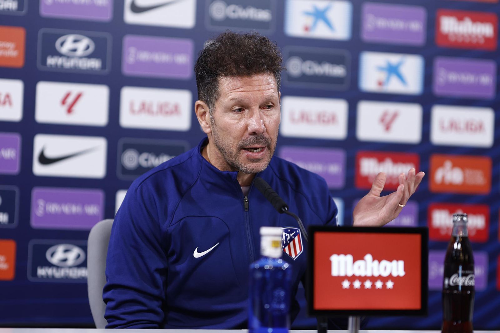 Simeone: "El Real Madrid ha tenido bajas importantes y las ha resuelto de la mejor manera"