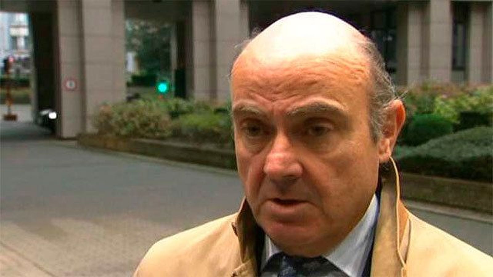 Guindos: Se cumplirá "holgadamente" el objetivo de déficit este año