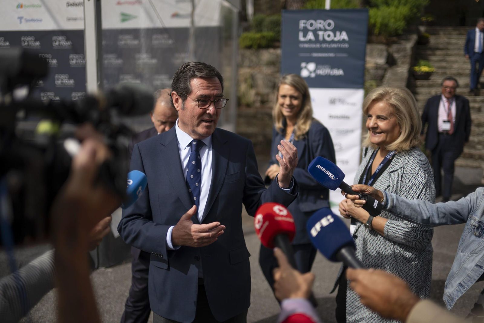 Garamendi avisa: Una posible huelga general por la vivienda sería "ilegal"