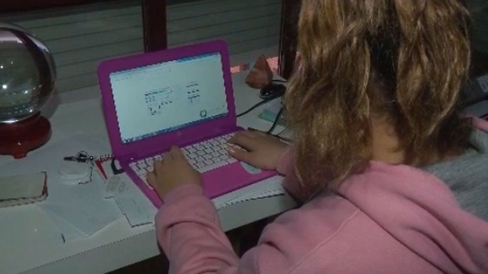 Una niña ha sido golpeada y acosada sin que el colegio donde asistía la ayudara