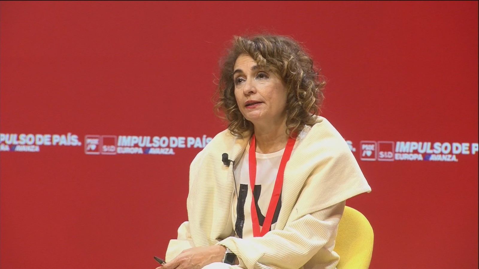 Montero pide disculpas a Tellado y asegura que no quería “provocar ningún tipo de humillación”