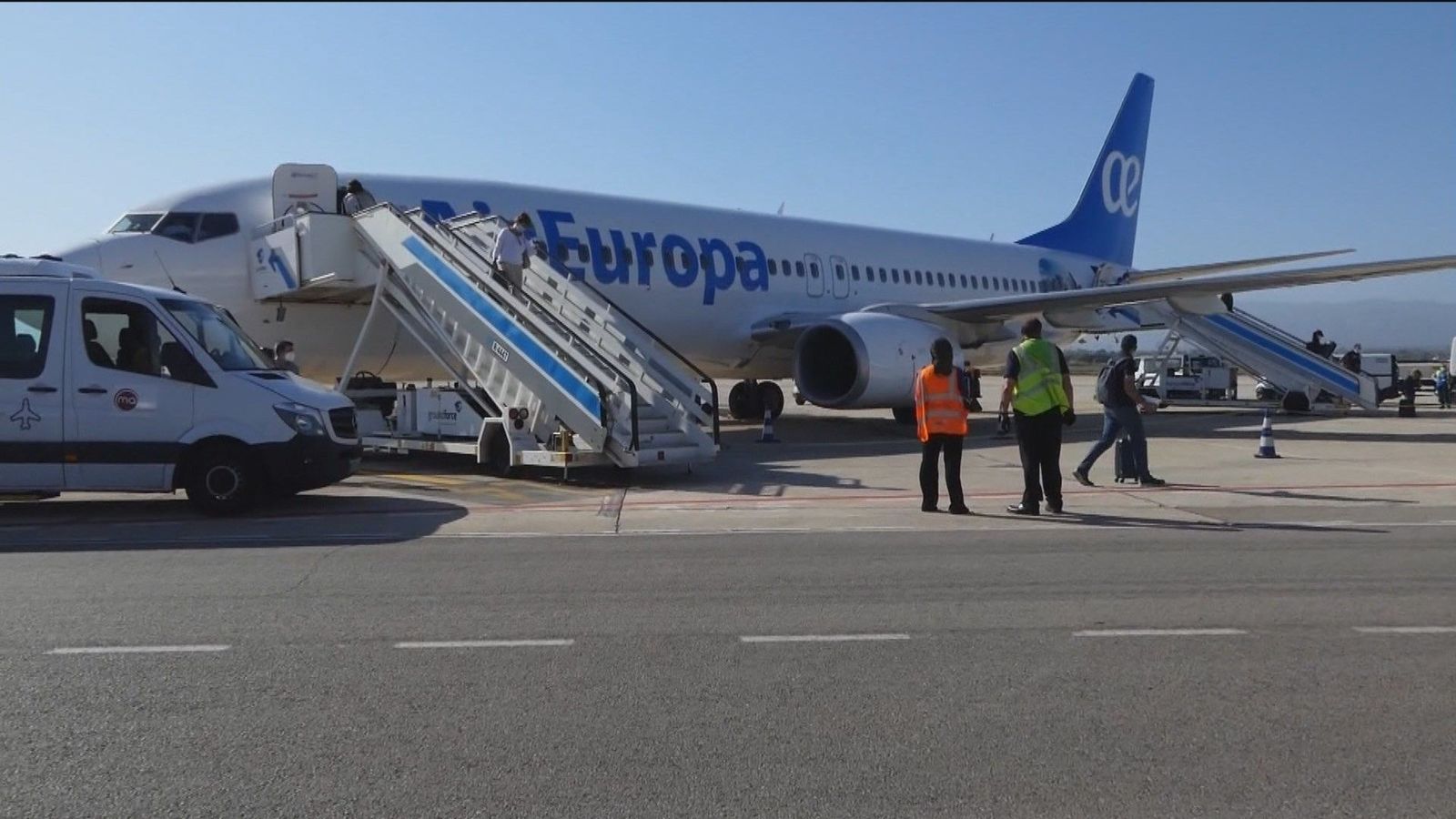 Los pilotos de líneas comerciales anuncian huelgas este verano por los "servicios mínimos abusivos"