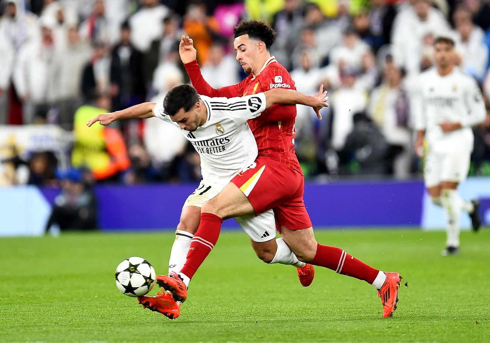 Brahim ante el Liverpool