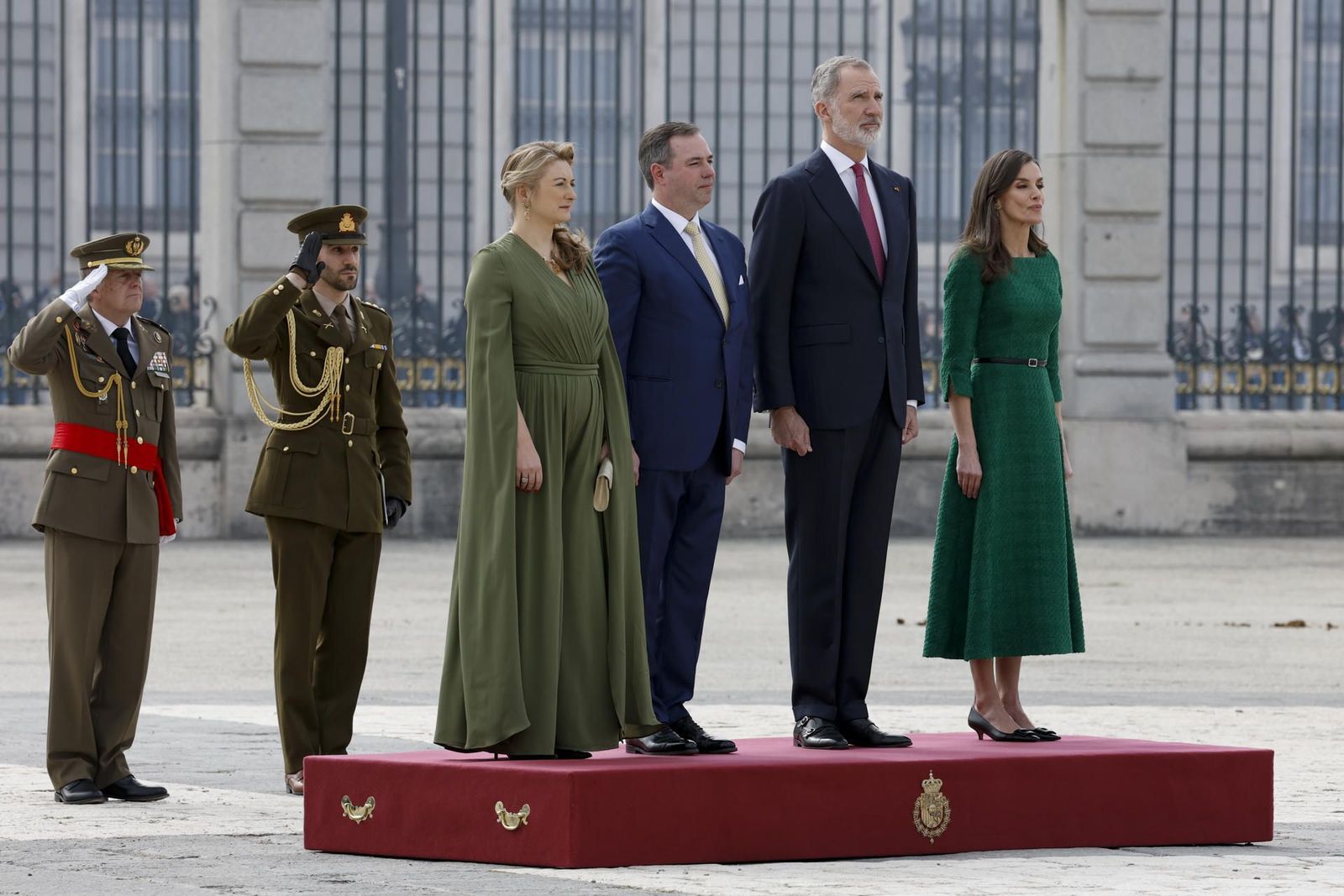 Los reyes reciben en el Palacio Real a los Grandes Duques de Luxemburgo en su primera visita oficial a España