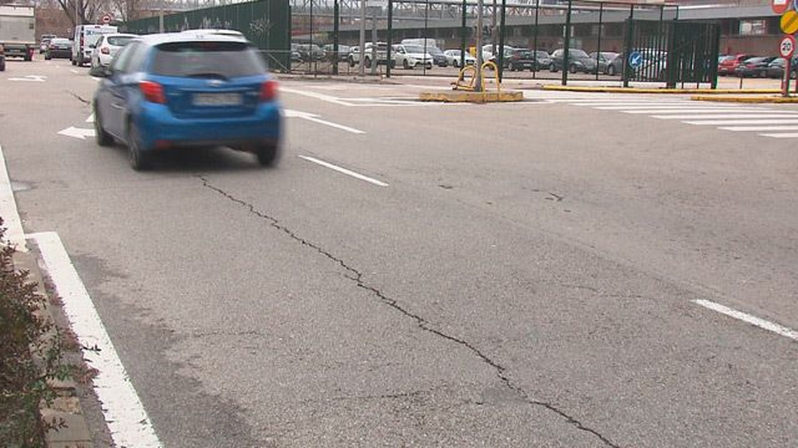 Socavones, baches y grietas, así están las carreteras madrileñas