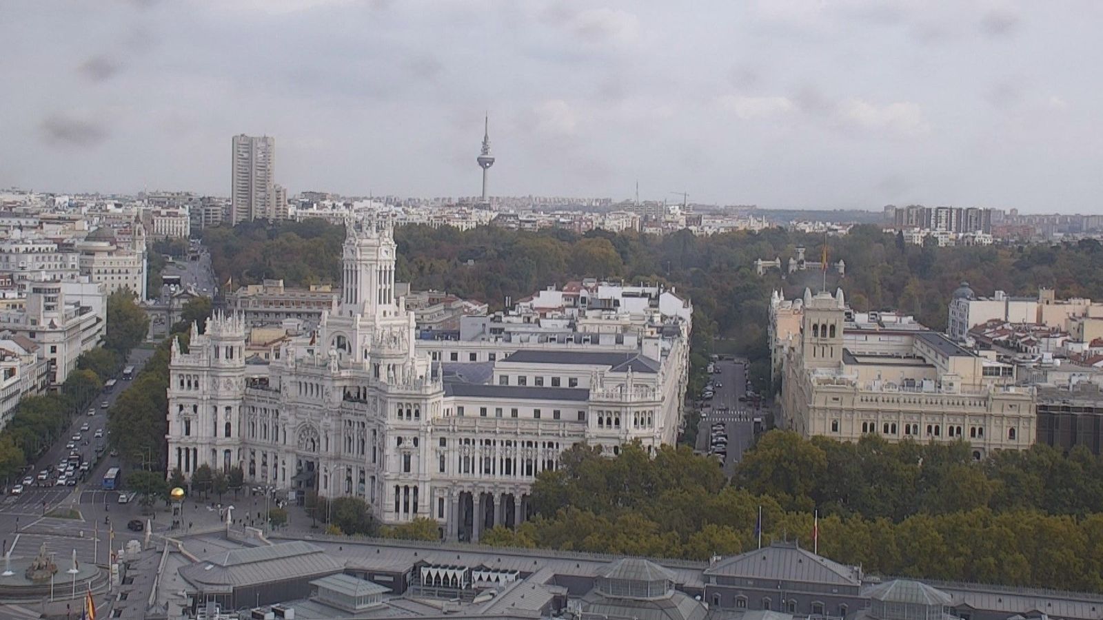 Suben las temperaturas este viernes en toda la Comunidad, con rachas de viento muy fuertes en la Sierra