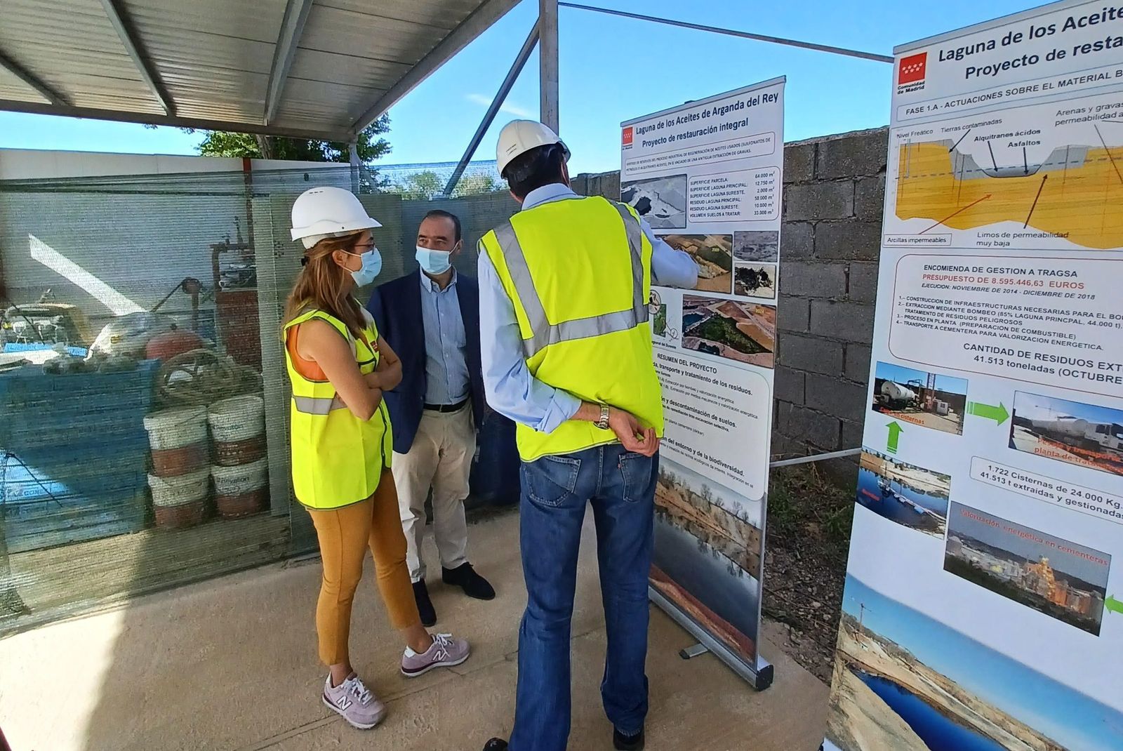 La directora de Economía Circular, Cristina Aparicio, en una visita a las labores de limpieza de la' Laguna del Aceite'