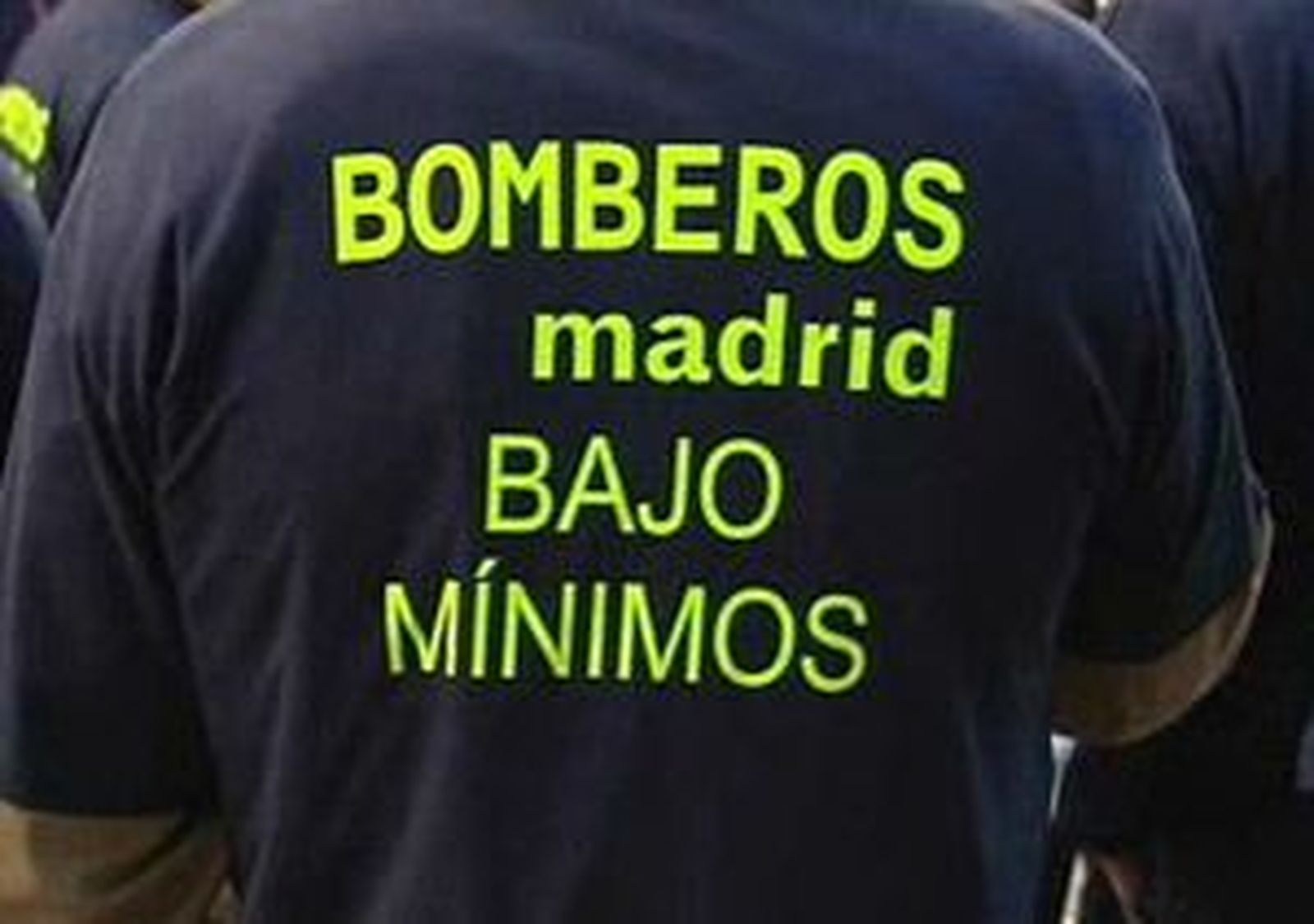 Los bomberos cumplen los servicios mínimos en su primer día de huelga