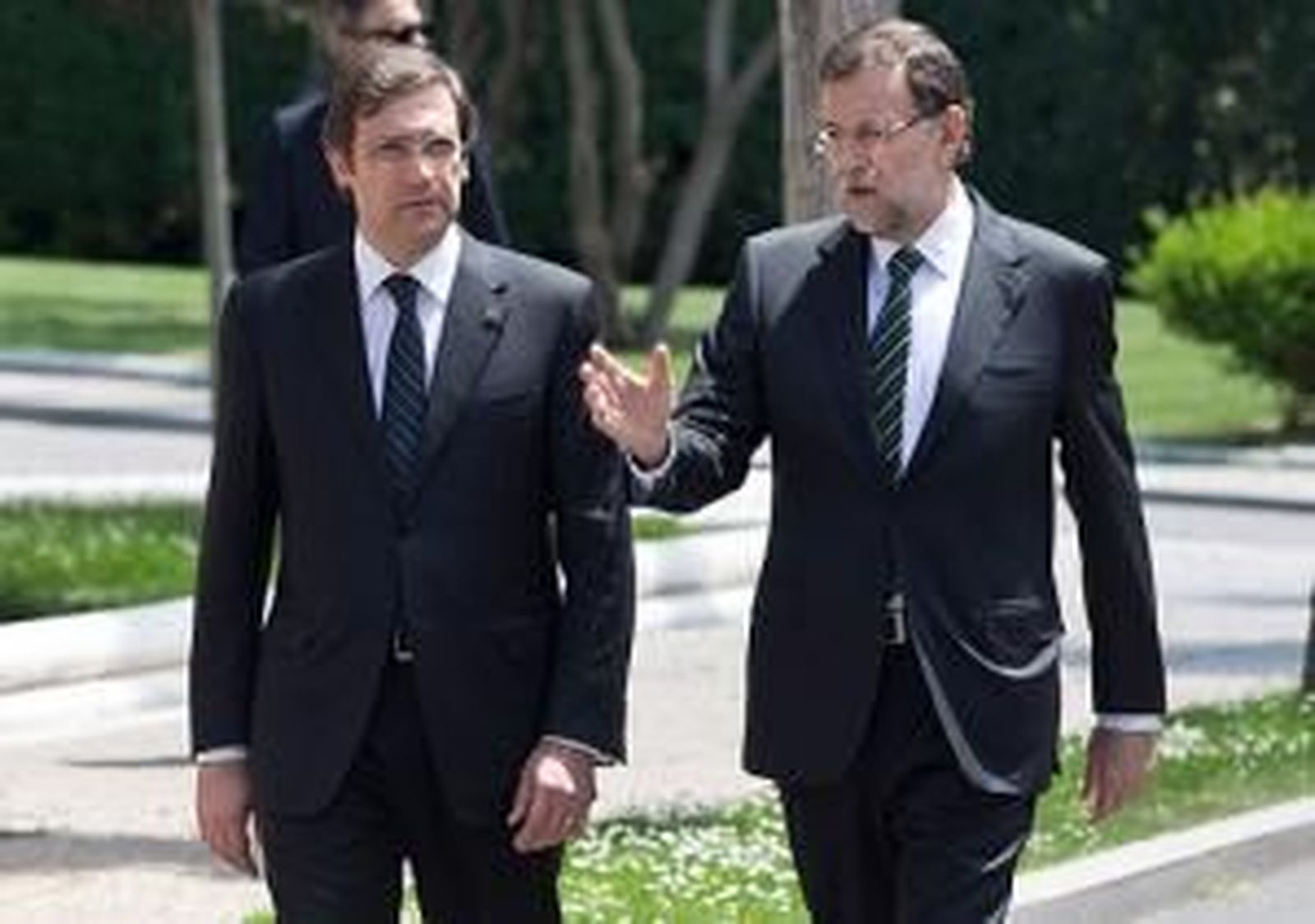 Rajoy y Coelho hacen frente común y piden a la UE que cumpla los acuerdos