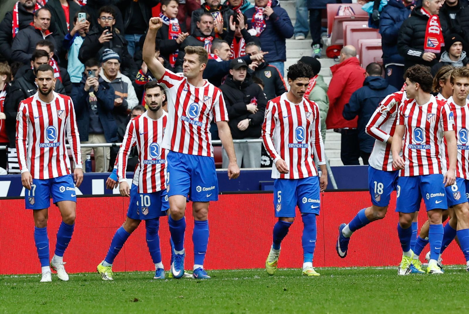 Sorloth celebra su gol con el Atlético ante el Mallorca