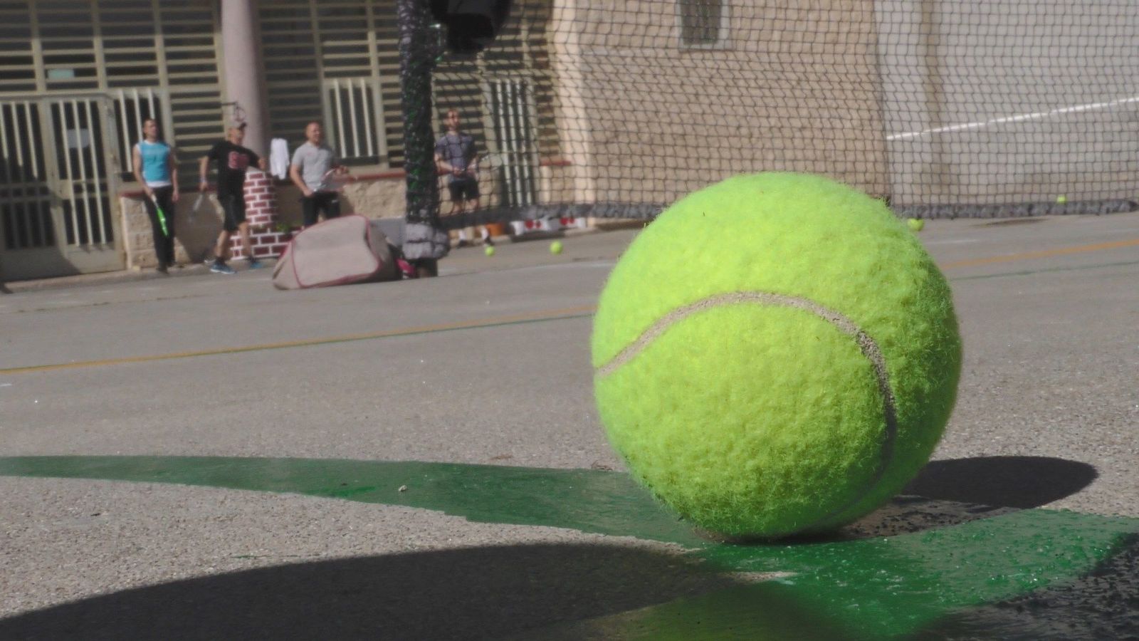 Clases de tenis en la cárcel de Soto del Real
