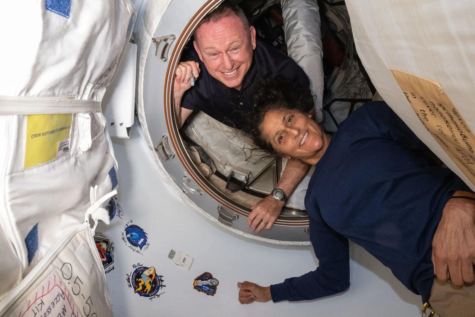 Los astronautas Barry Wilmore y Sunita Williams en la Estación Espacial Internacional
