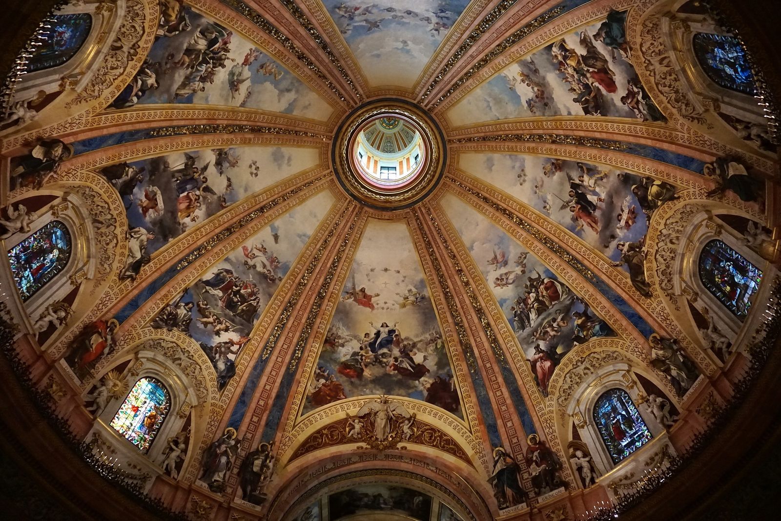 Detalle del interior de la cúpula de San Francisco el Grande