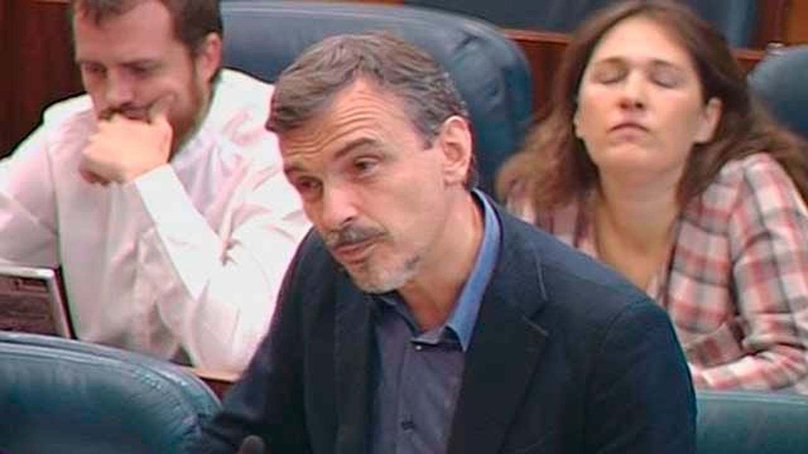 López dice que la "mochila" de la corrupción está marcando el presente del PP