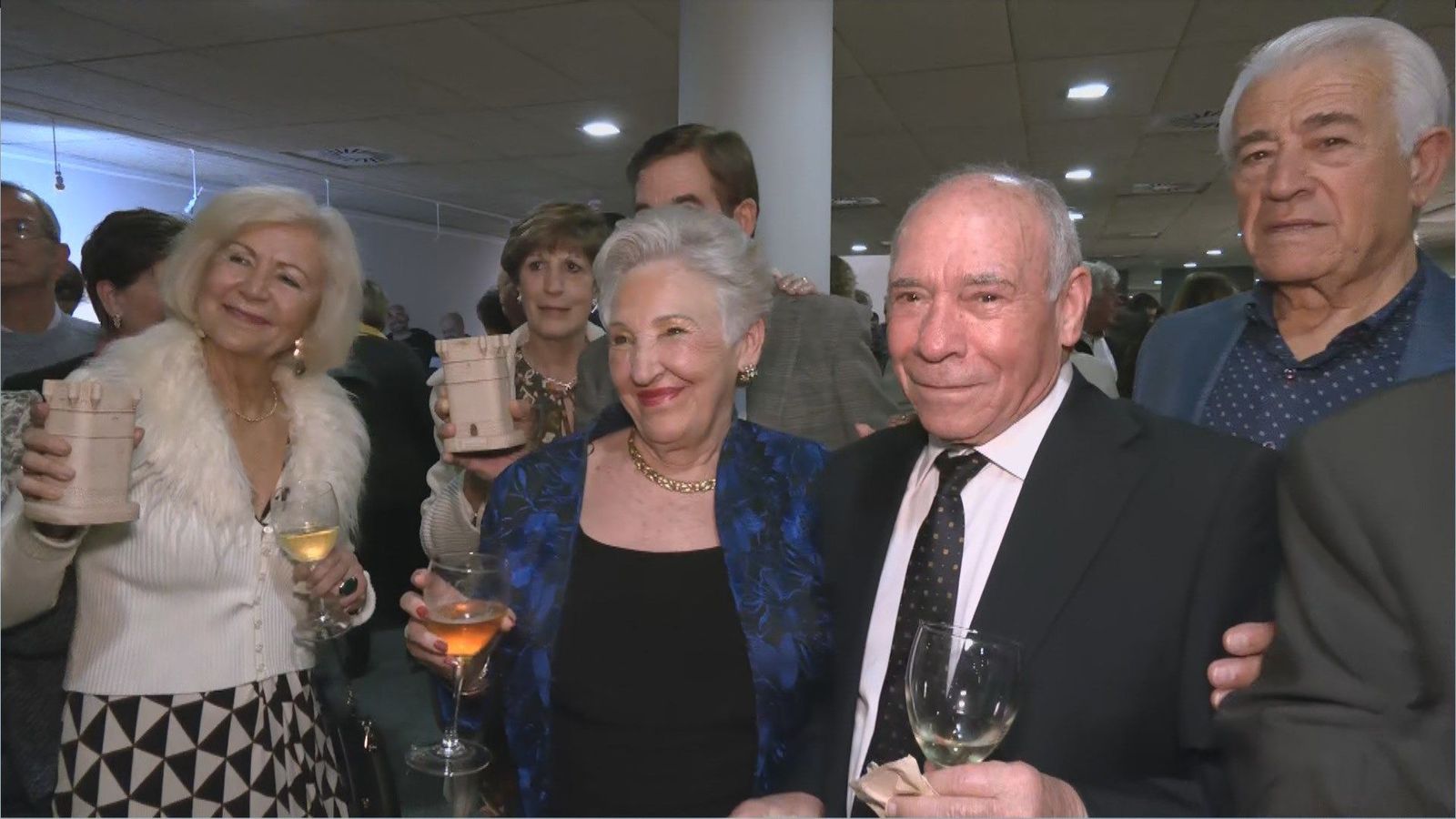 Arroyomolinos homenajea a 50 matrimonios en sus bodas de oro