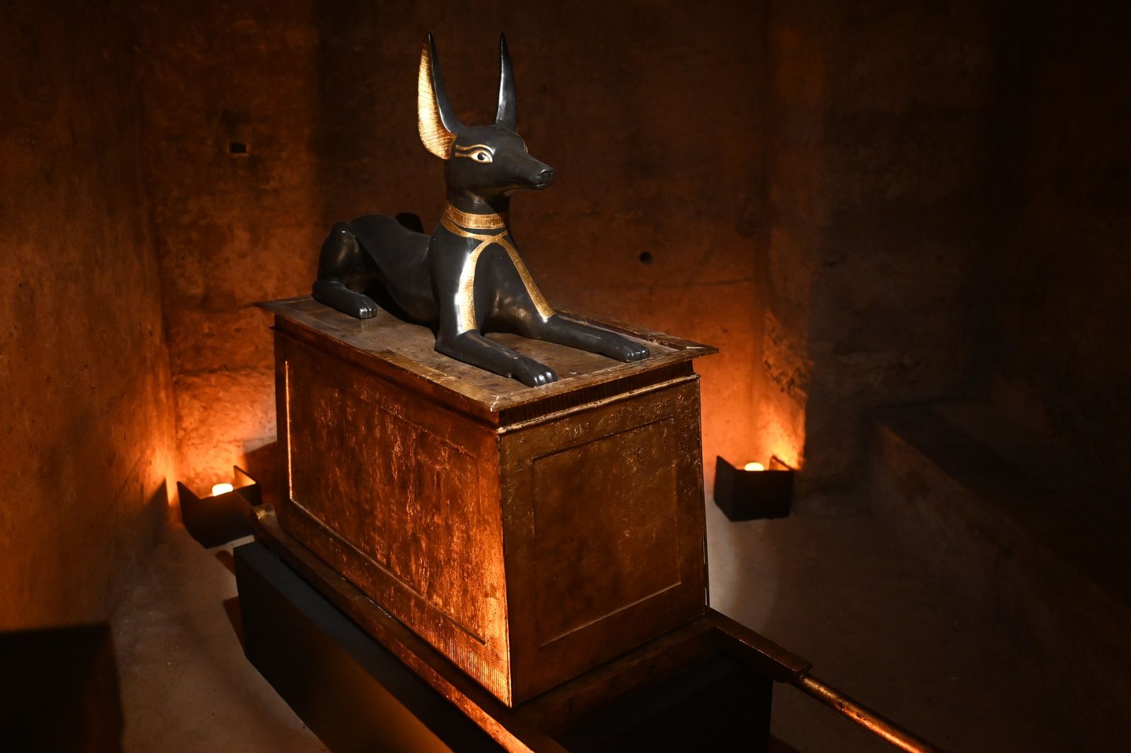 Anubis sobre el arca