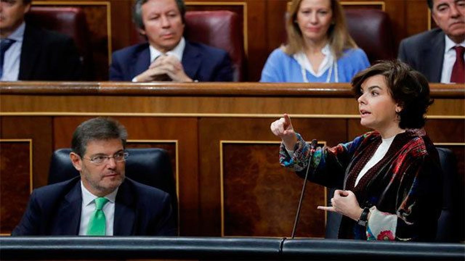 La vicepresidenta acusa a Doménech de hacer campaña por los independentistas