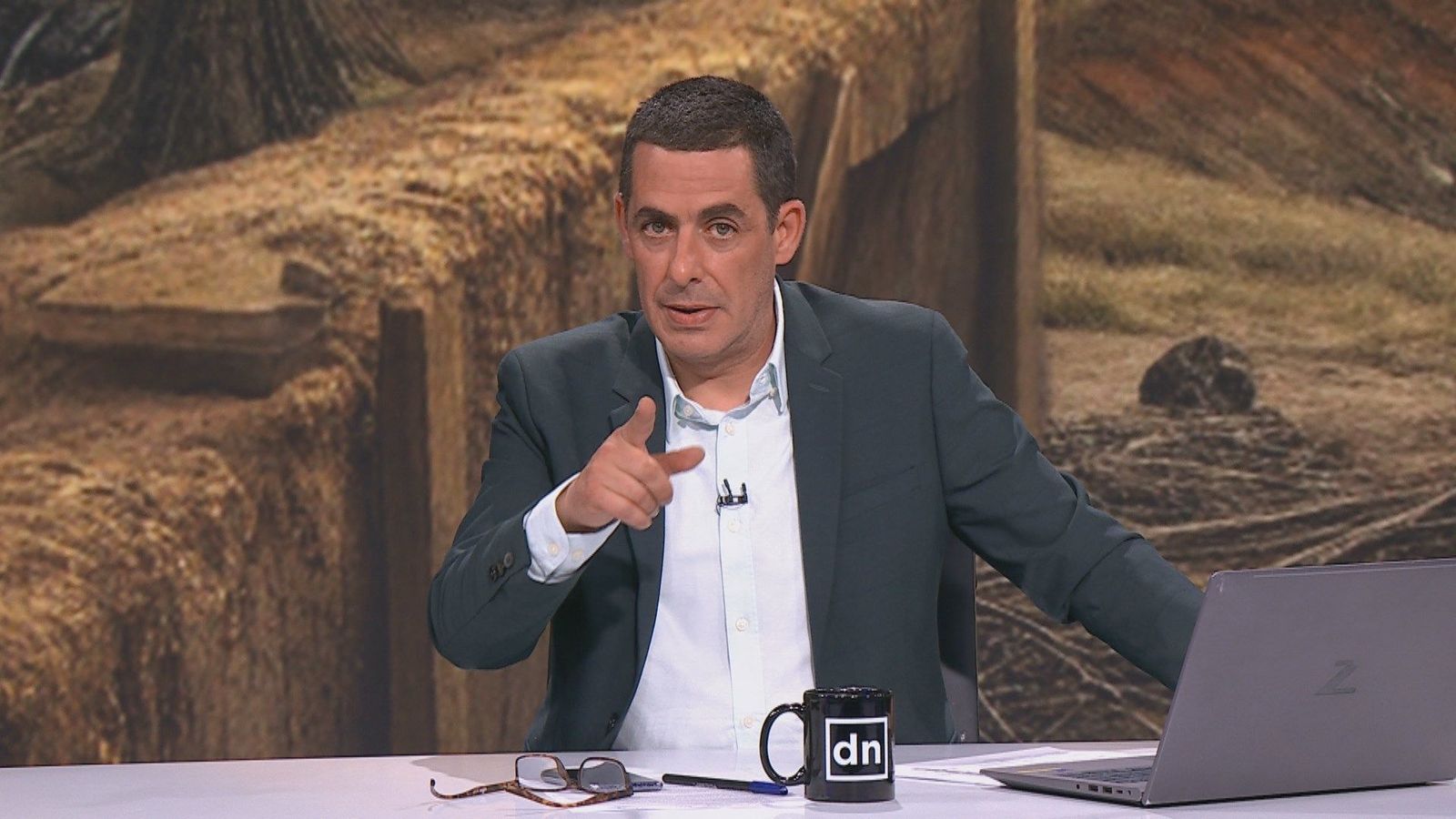 Un excolaborador del PSOE señala a Sánchez y Cerdán como jefes de la campaña contra la UCO