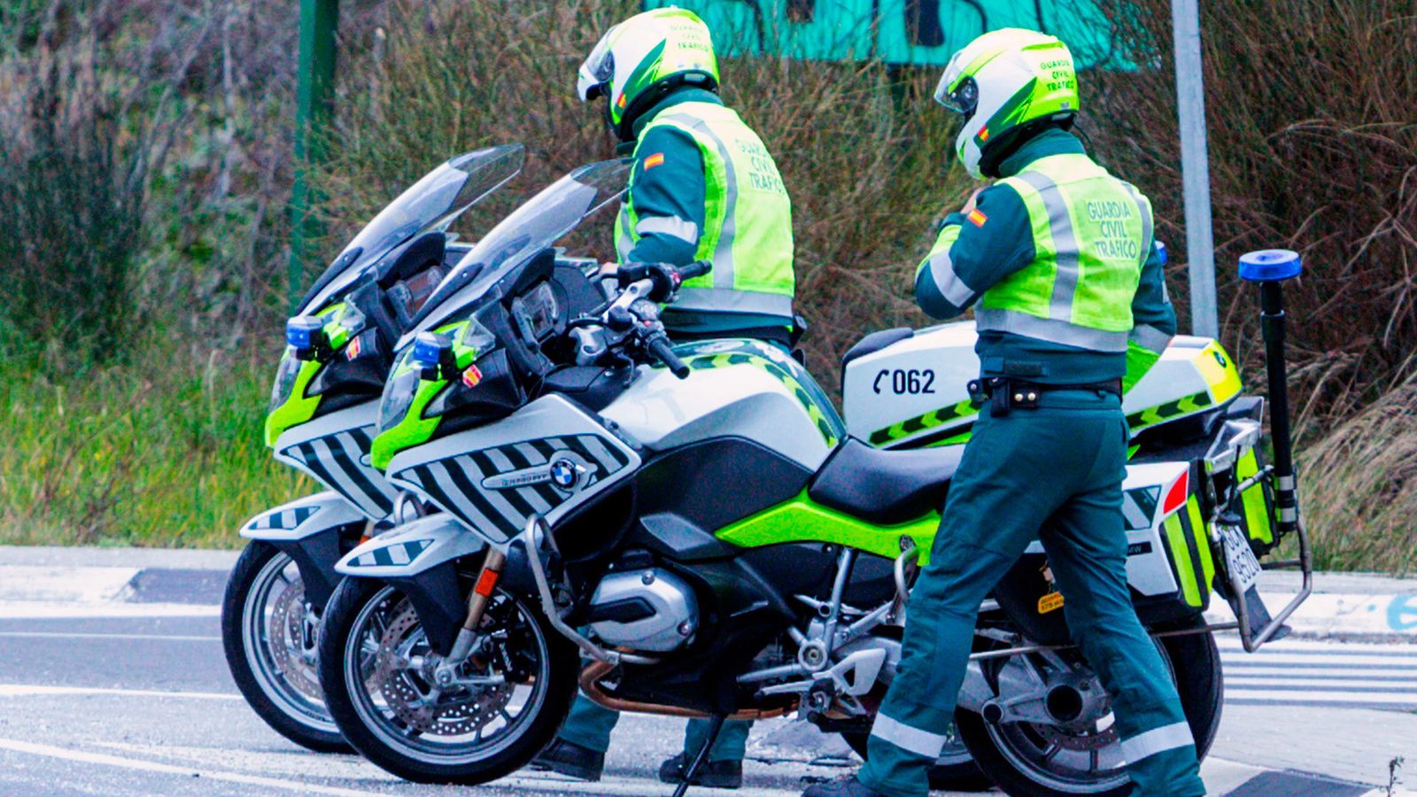 Agentes de la Guardia Civil de Tráfico
