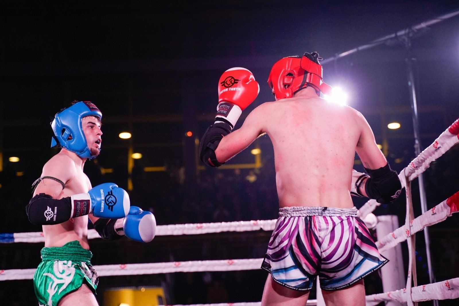 Una velada de boxeo y muay thai en la plaza de toros de Colmenar Viejo