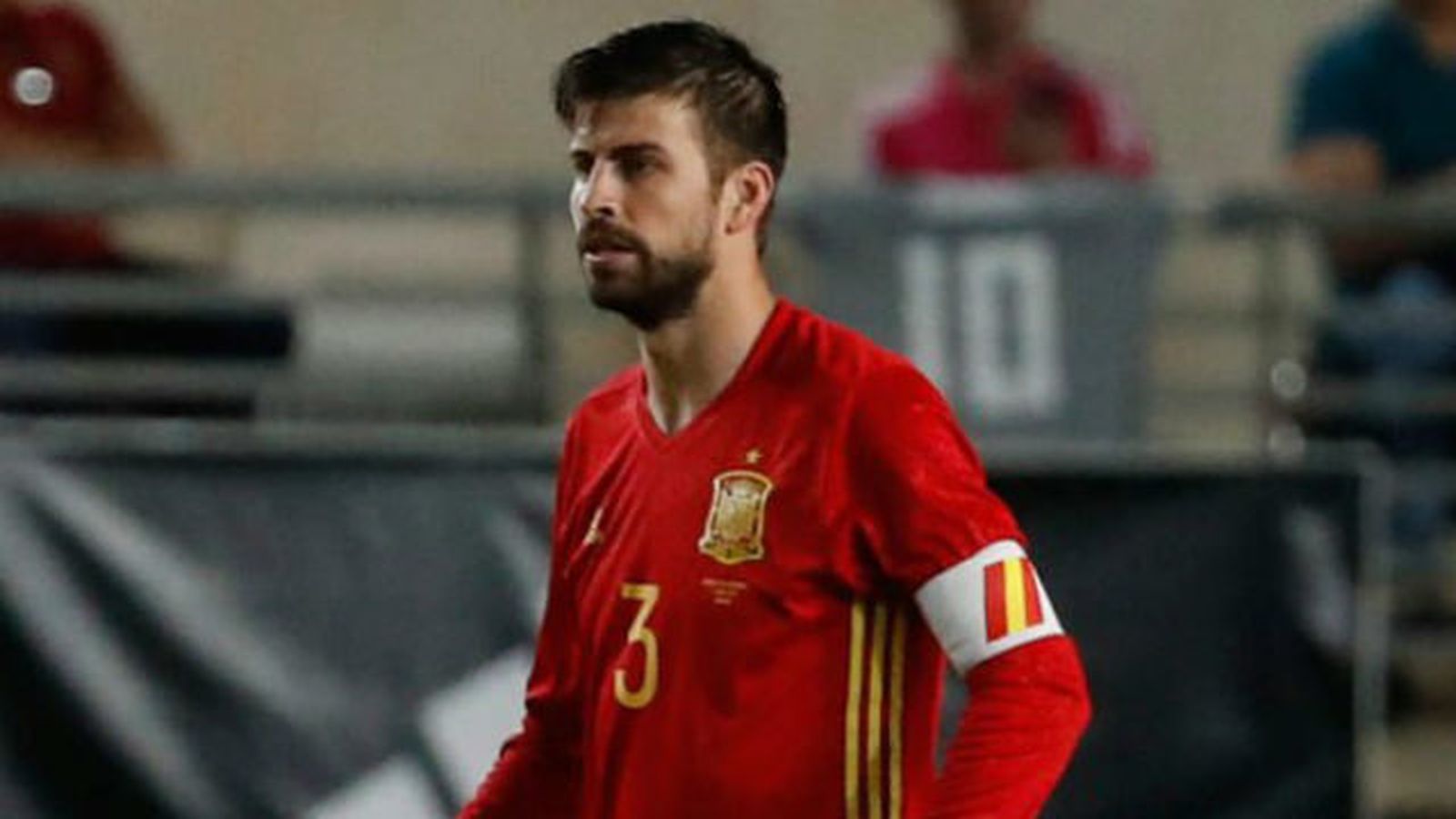 Piqué deja en el aire su continuidad en la selección y critica la actuación del Gobierno