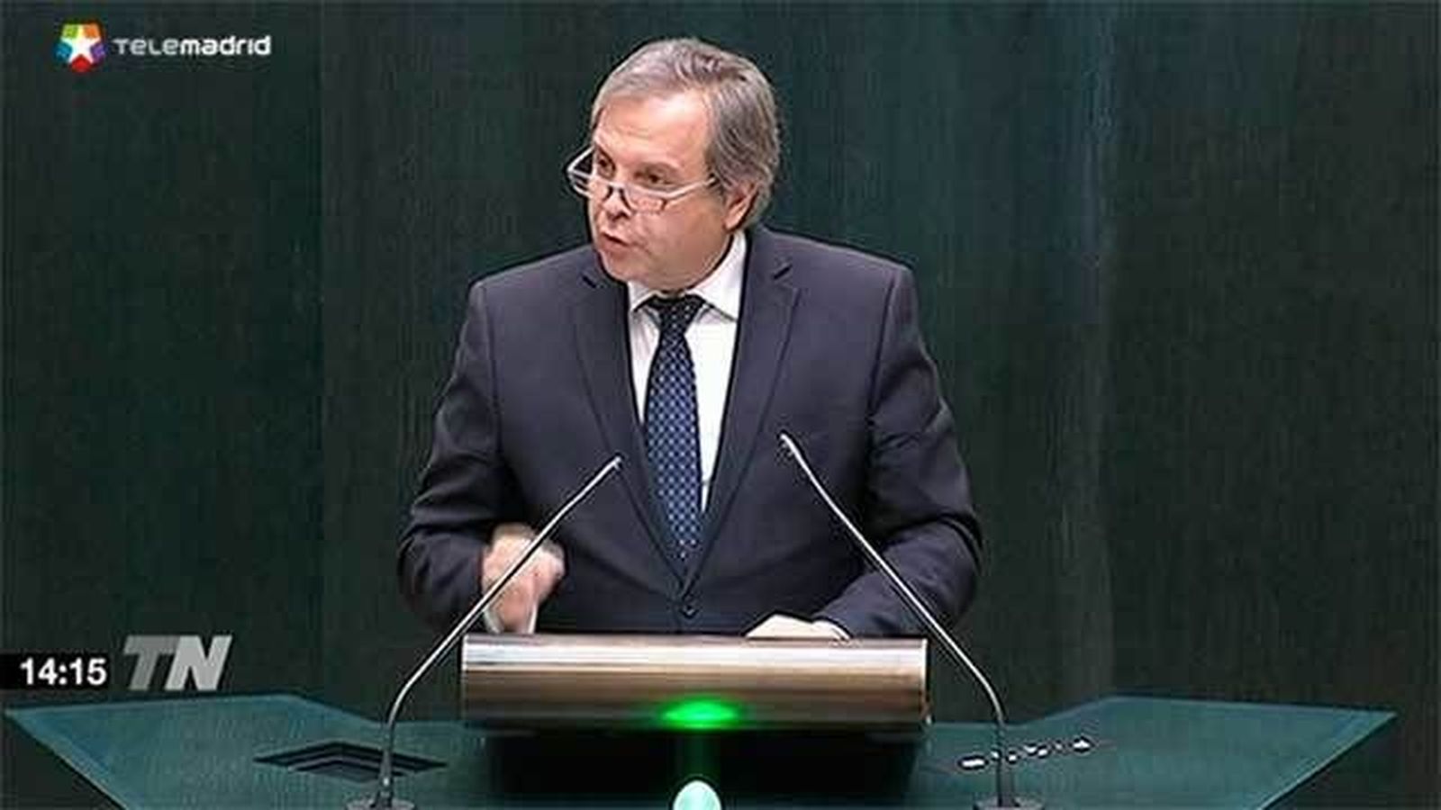 El PSOE vota en contra del cierre inmediato de Versión Original