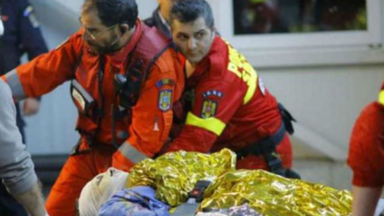 Decenas de muertos y un centenar de heridos en una discoteca de Bucarest