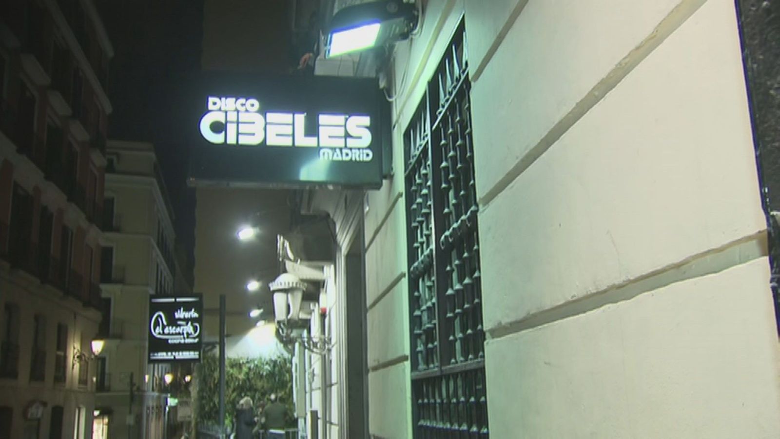 Desalojan una fiesta ilegal en una discoteca de Ópera que doblaba el aforo