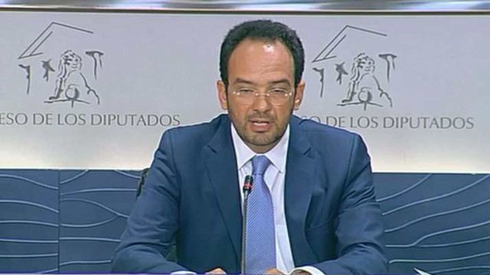 La Fiscalía archiva la denuncia de PSOE contra Fernández Díaz por reunirse con Rato