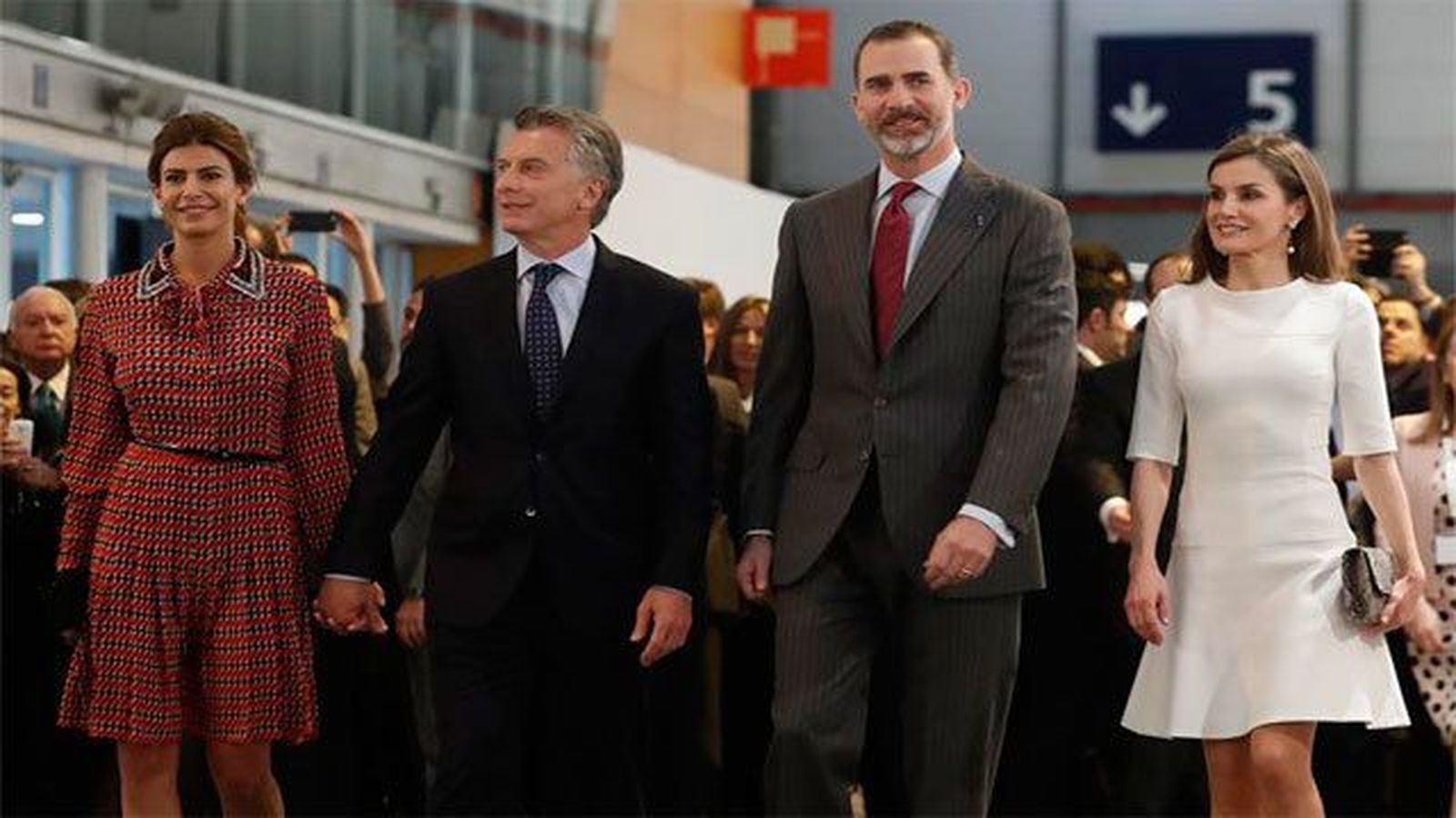 Los reyes y el presidente argentino inauguran ARCO