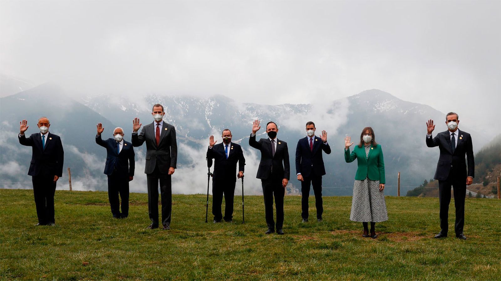 Una singular foto de familia en la Cumbre Iberoamericana de Andorra