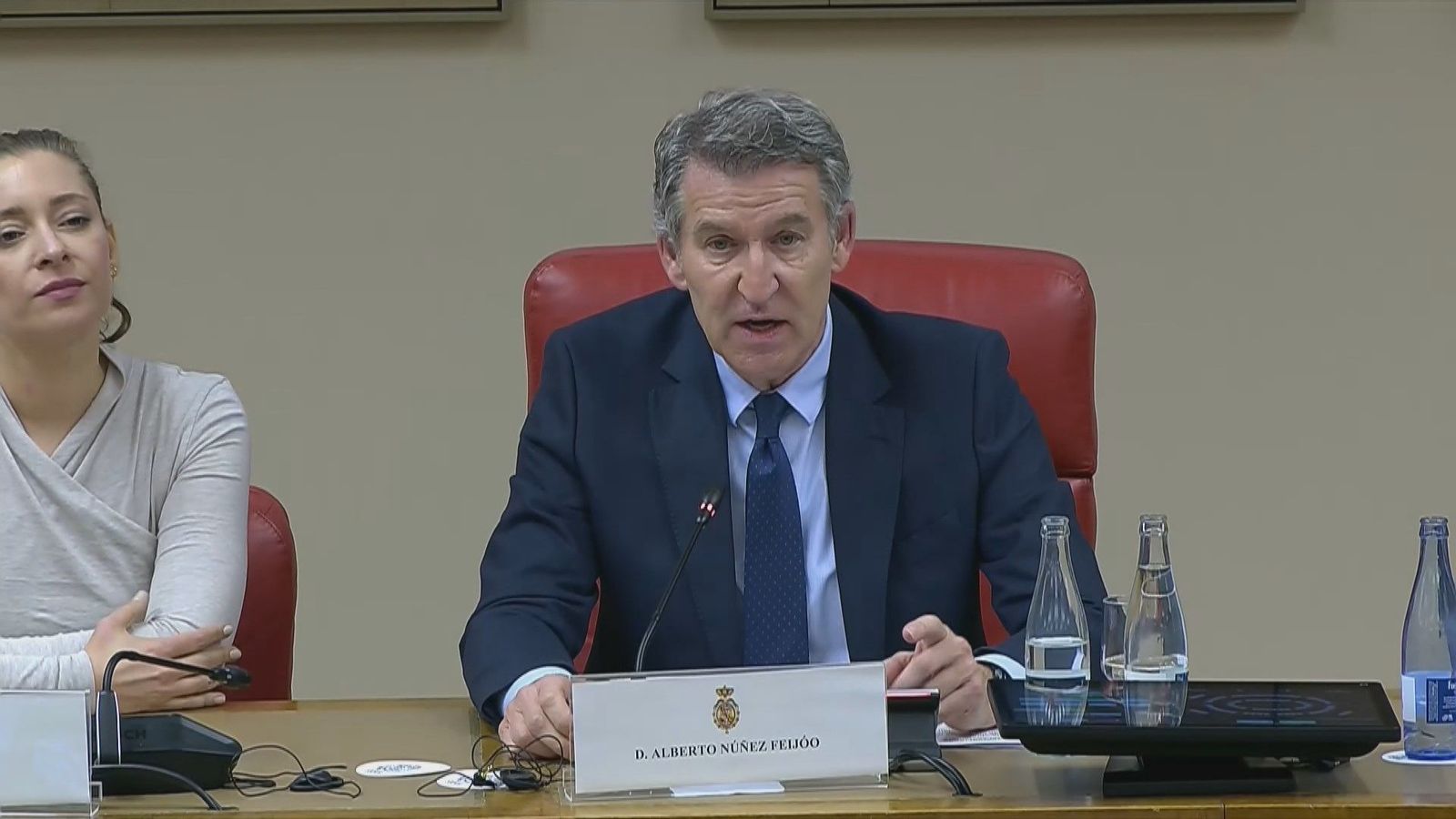 Feijóo responde al 'no a la guerra' con "como siempre, Sánchez miente"