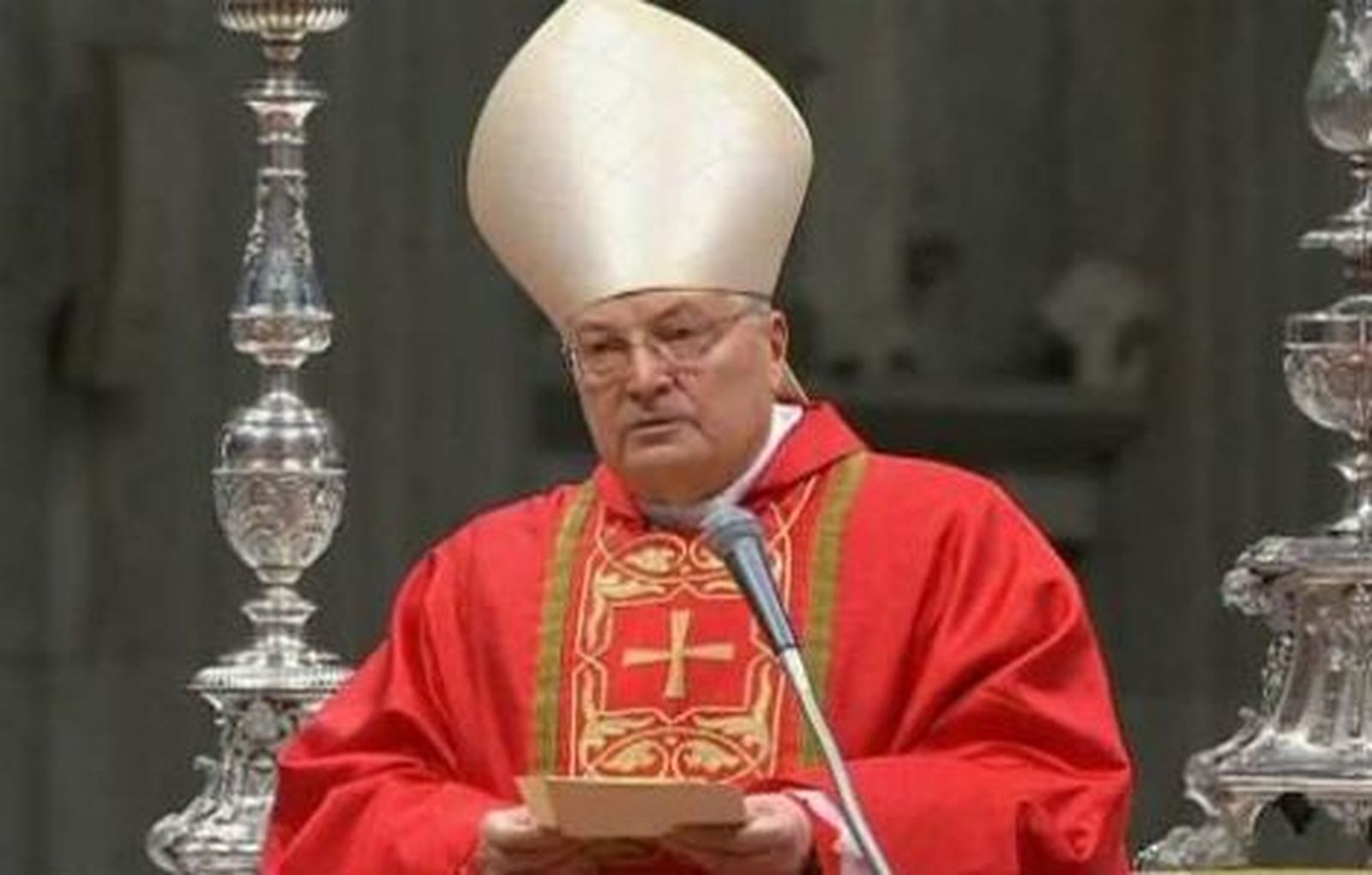 El cardenal decano hace un llamamiento a la unidad en la Iglesia