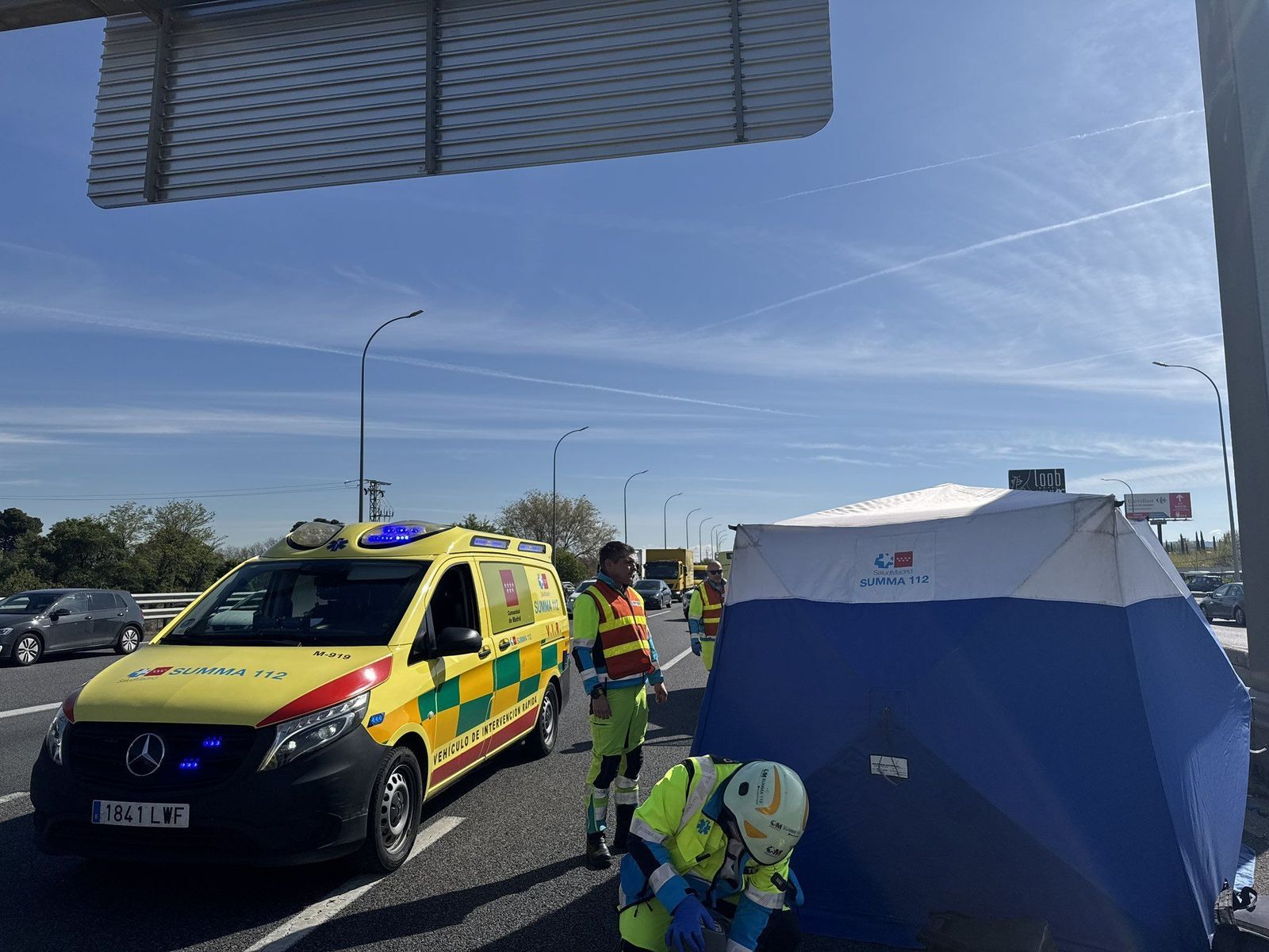 Muere un motorista en un accidente en la A-2 con varios vehículos involucrados