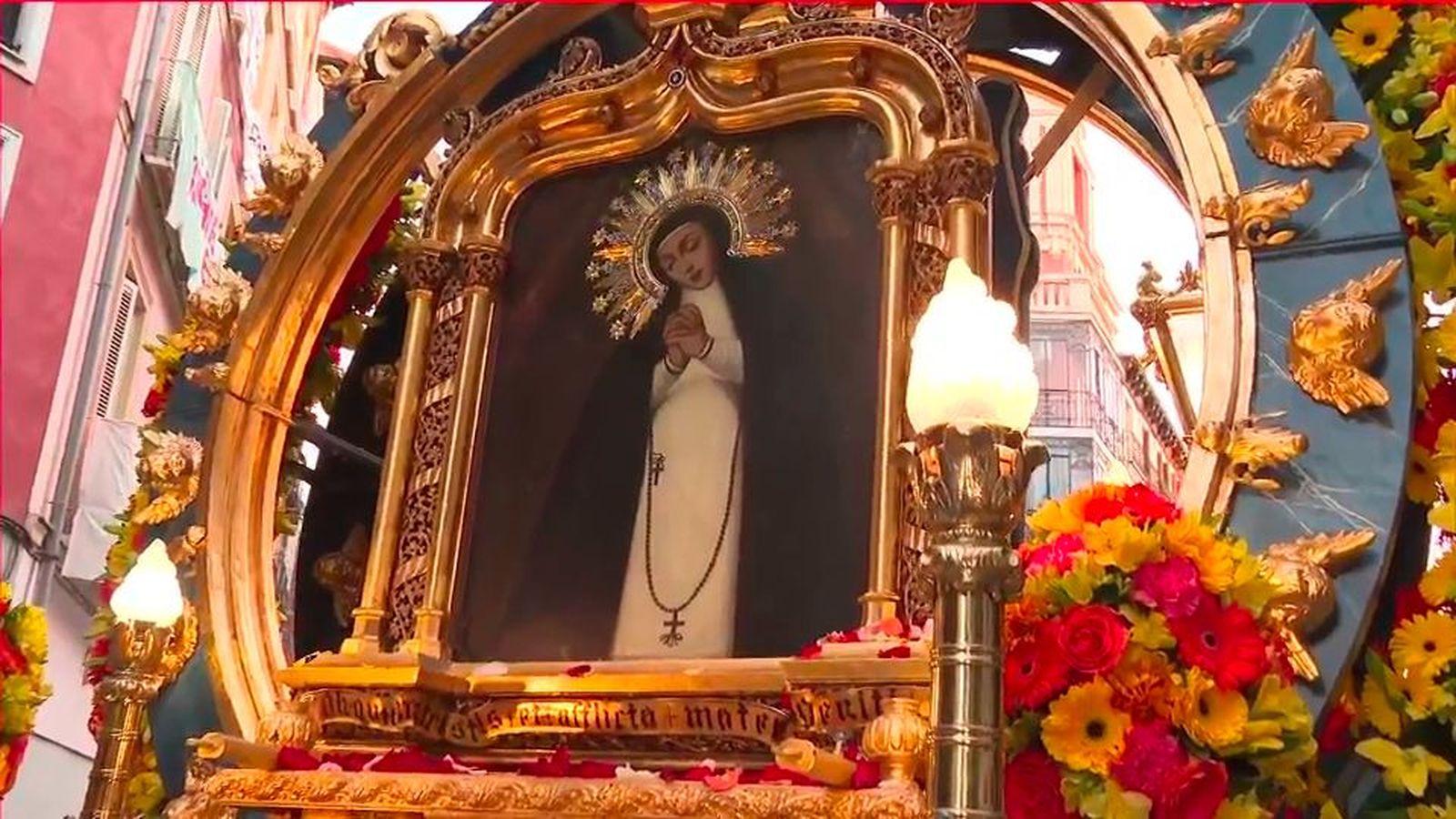 Madrid celebra el día grande de La Paloma entre tradición, devoción y verbena
