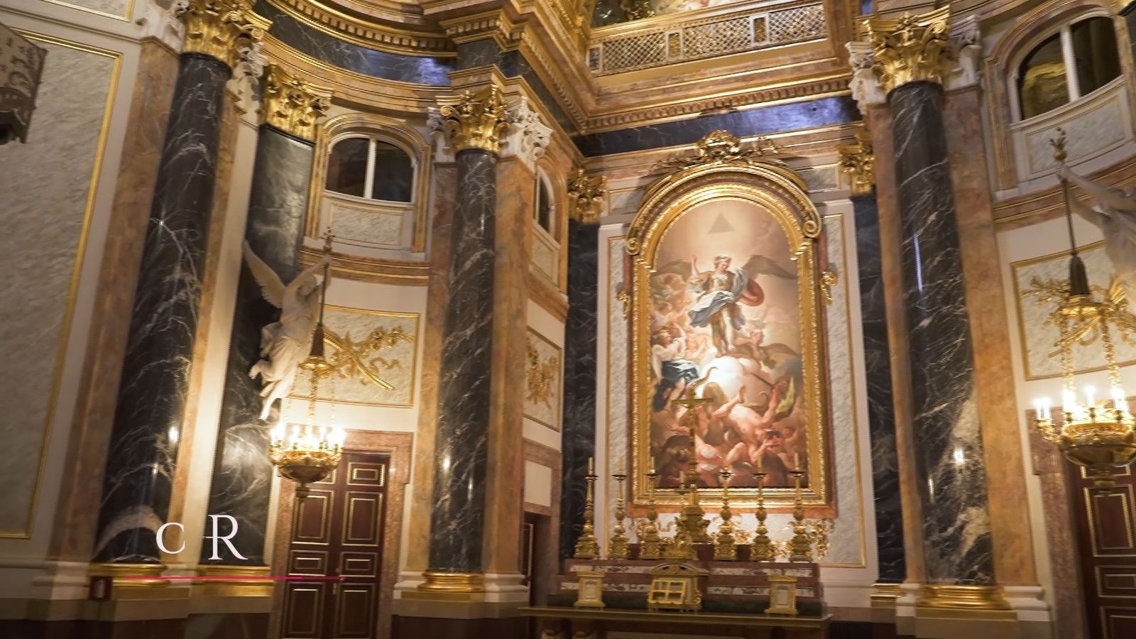 Así luce de manera diferente la Capilla del Palacio Real