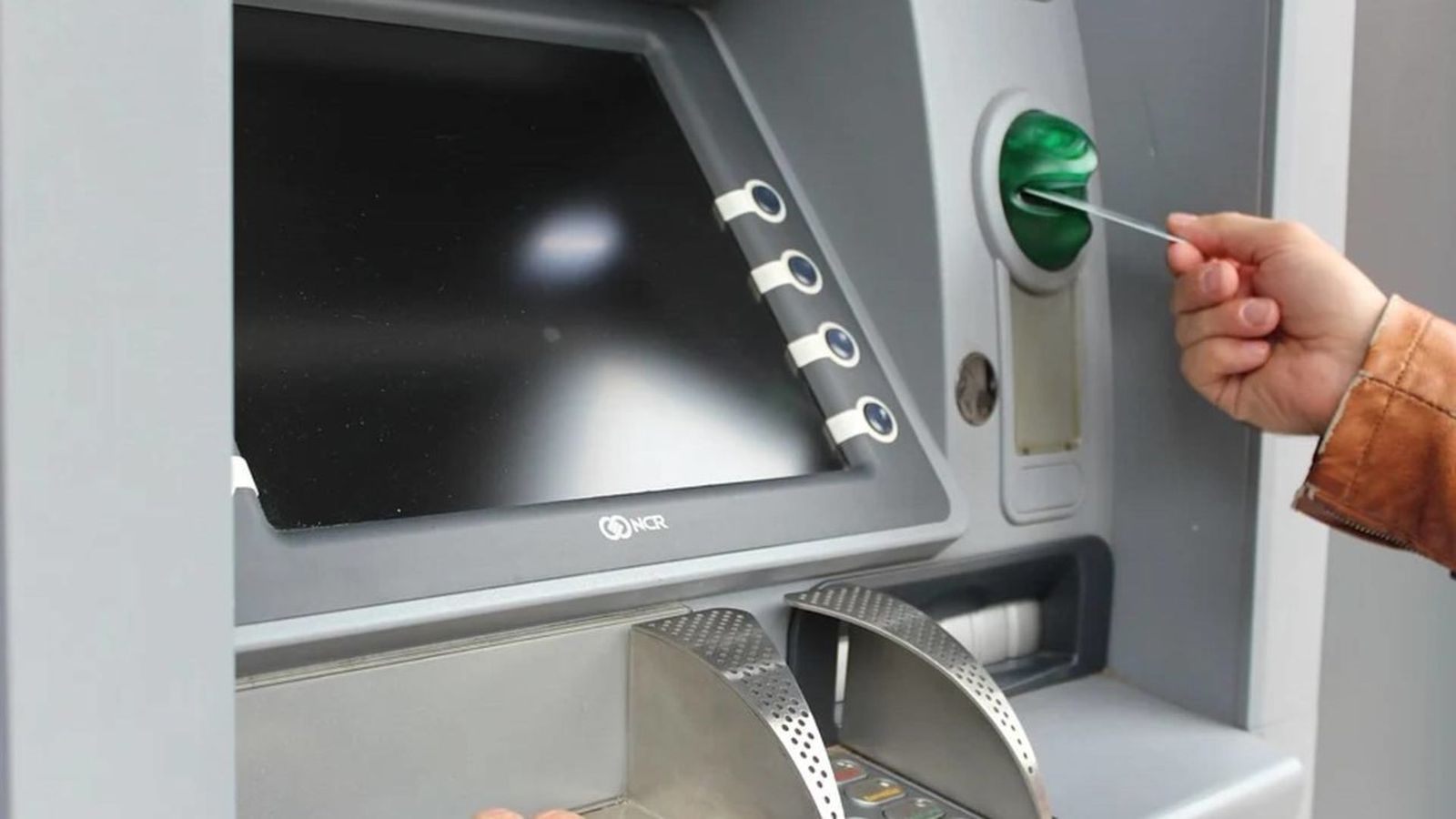 Estafaba a personas mayores en los cajeros automáticos