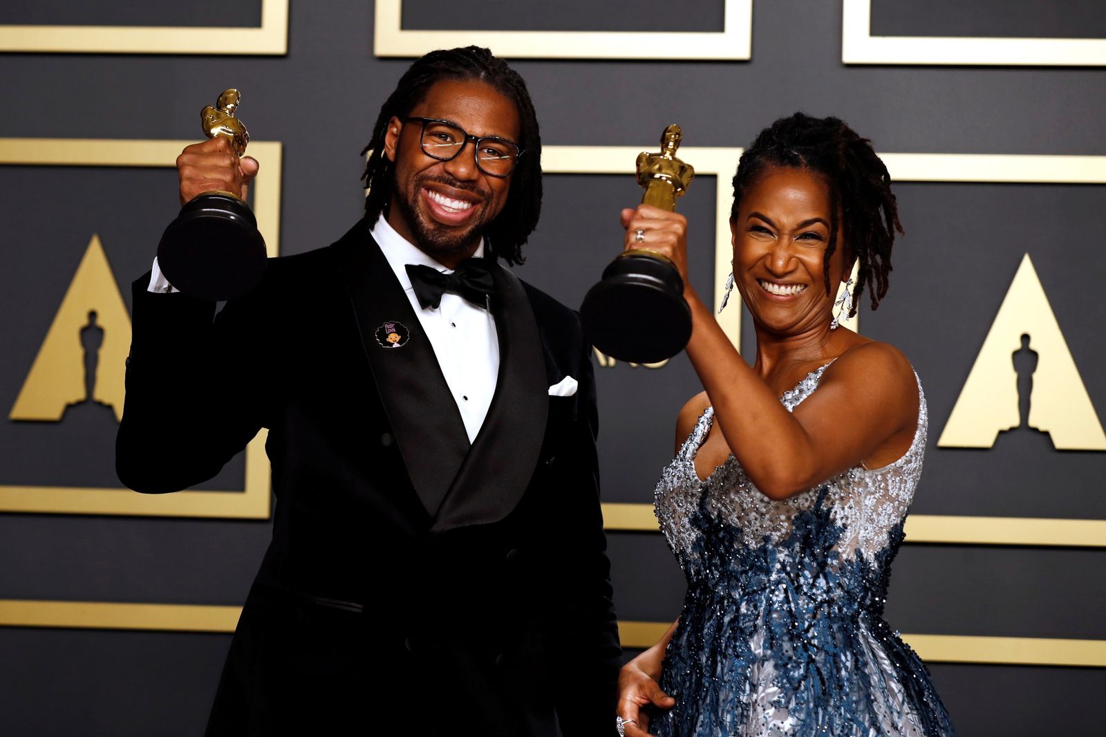 Matthew A. Cherry y Karen Rupert Toliver con el Oscar a Mejor Corto de Animación