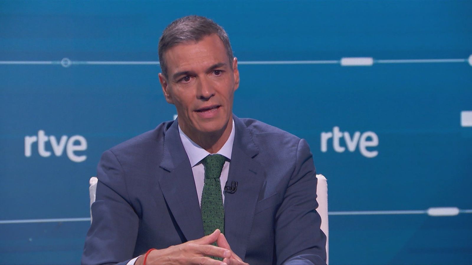 Sánchez acusa a Ayuso de la crispación política y Almeida le recuerda a Óscar Puente