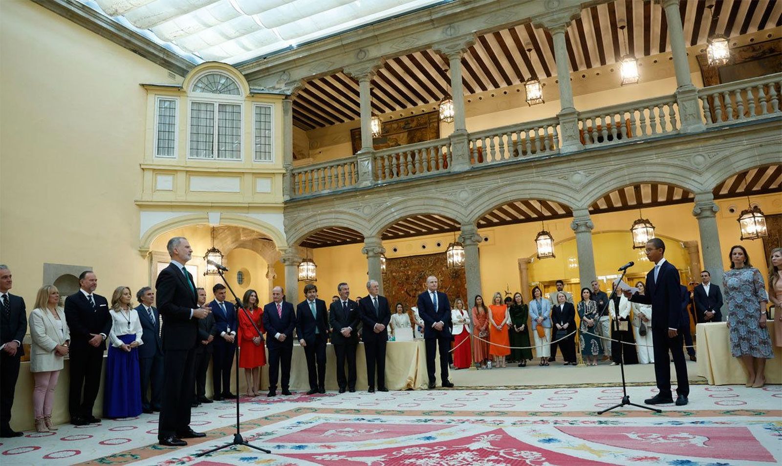 Felipe VI recibe en el Pardo a los ganadores del concurso escolar '¿Qué es un Rey para ti?'