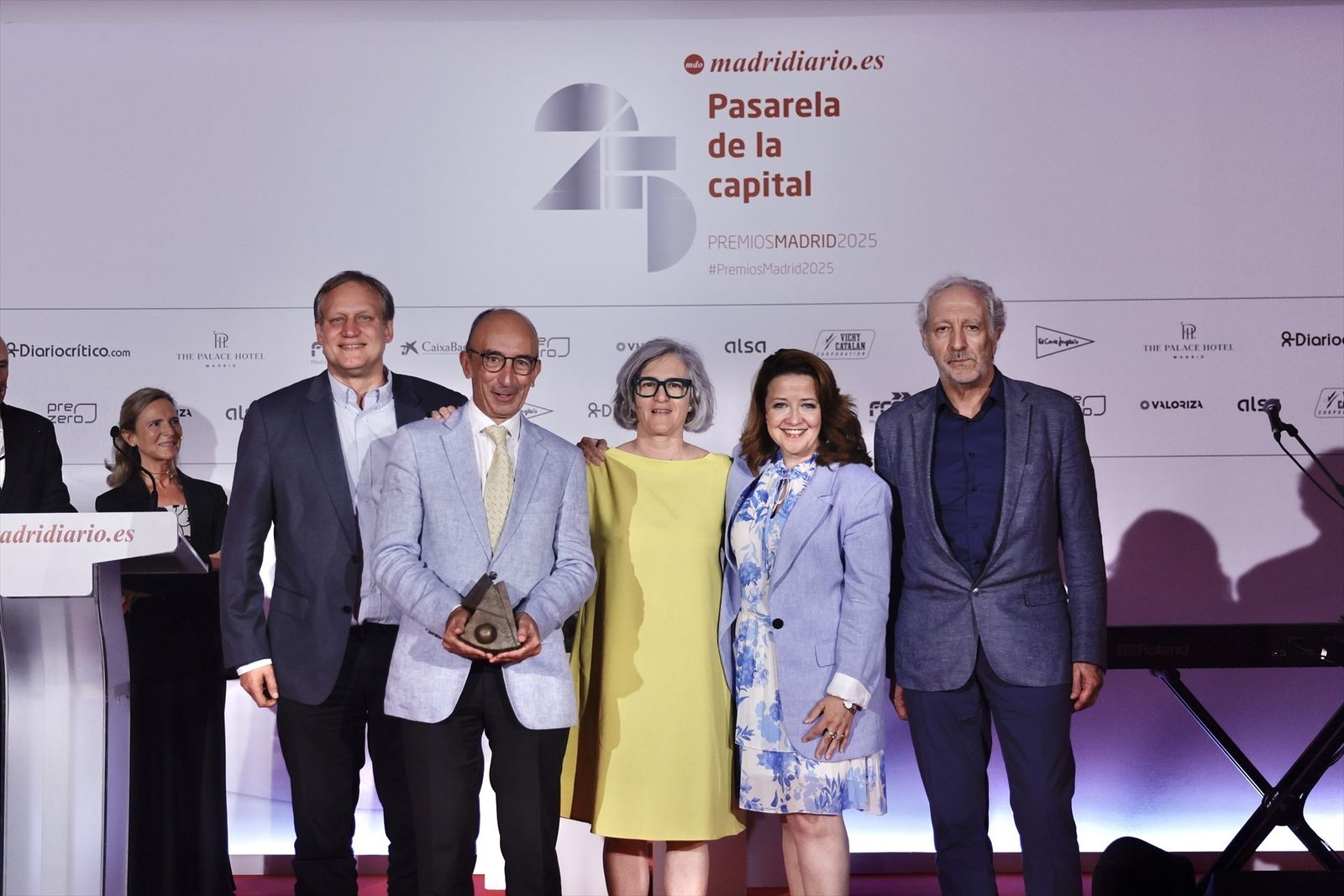 El Gregorio Marañón recibe un reconocimiento junto a la consejera de Sanidad, Fátima Matute