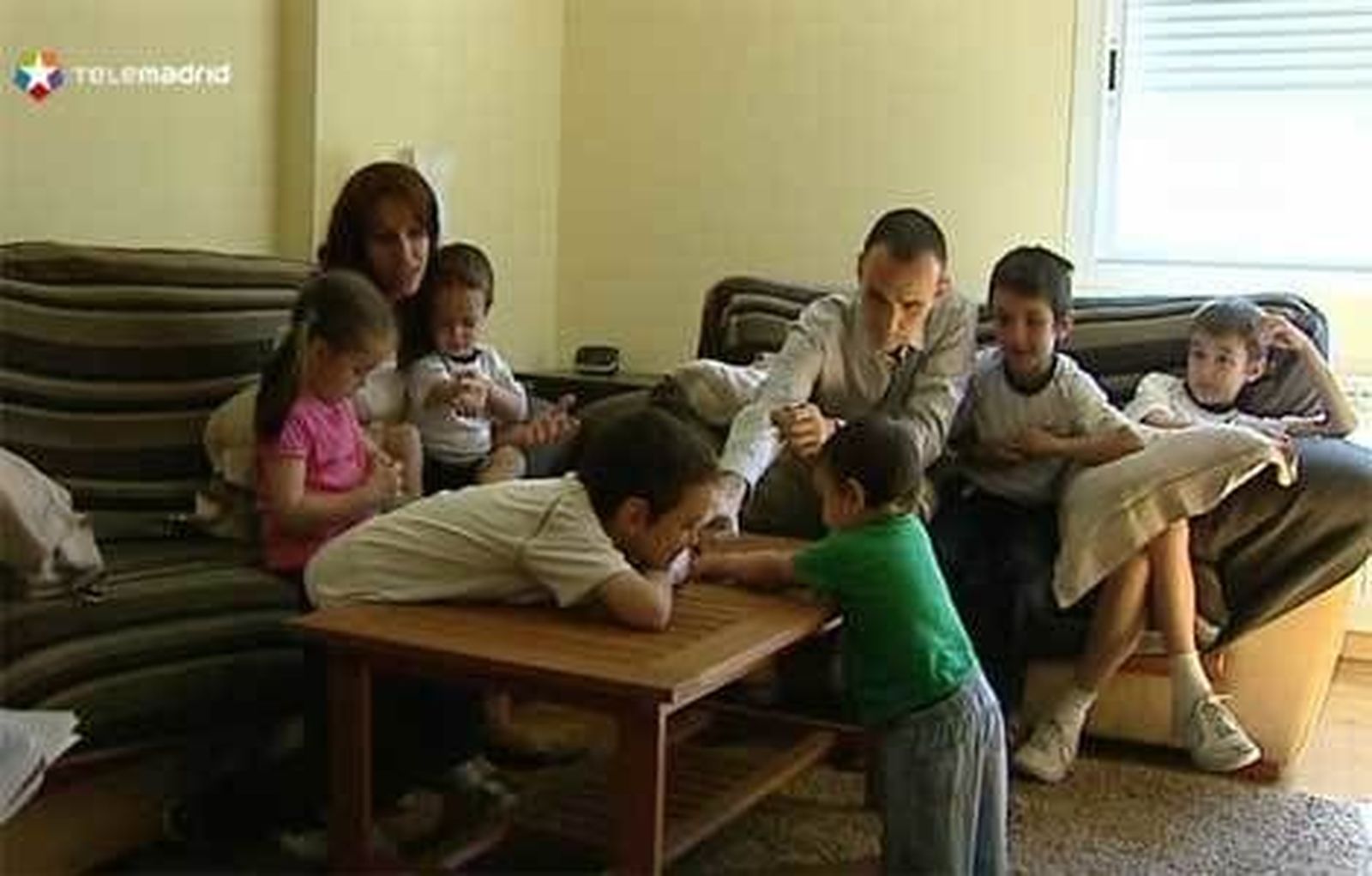 Sanidad quiere mantener la familia numerosa hasta los 21 años del hijo menor