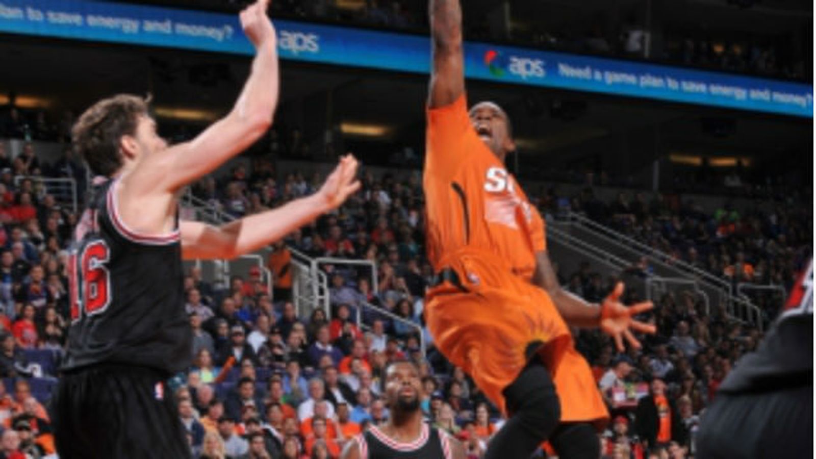 Pau Gasol ante los Suns