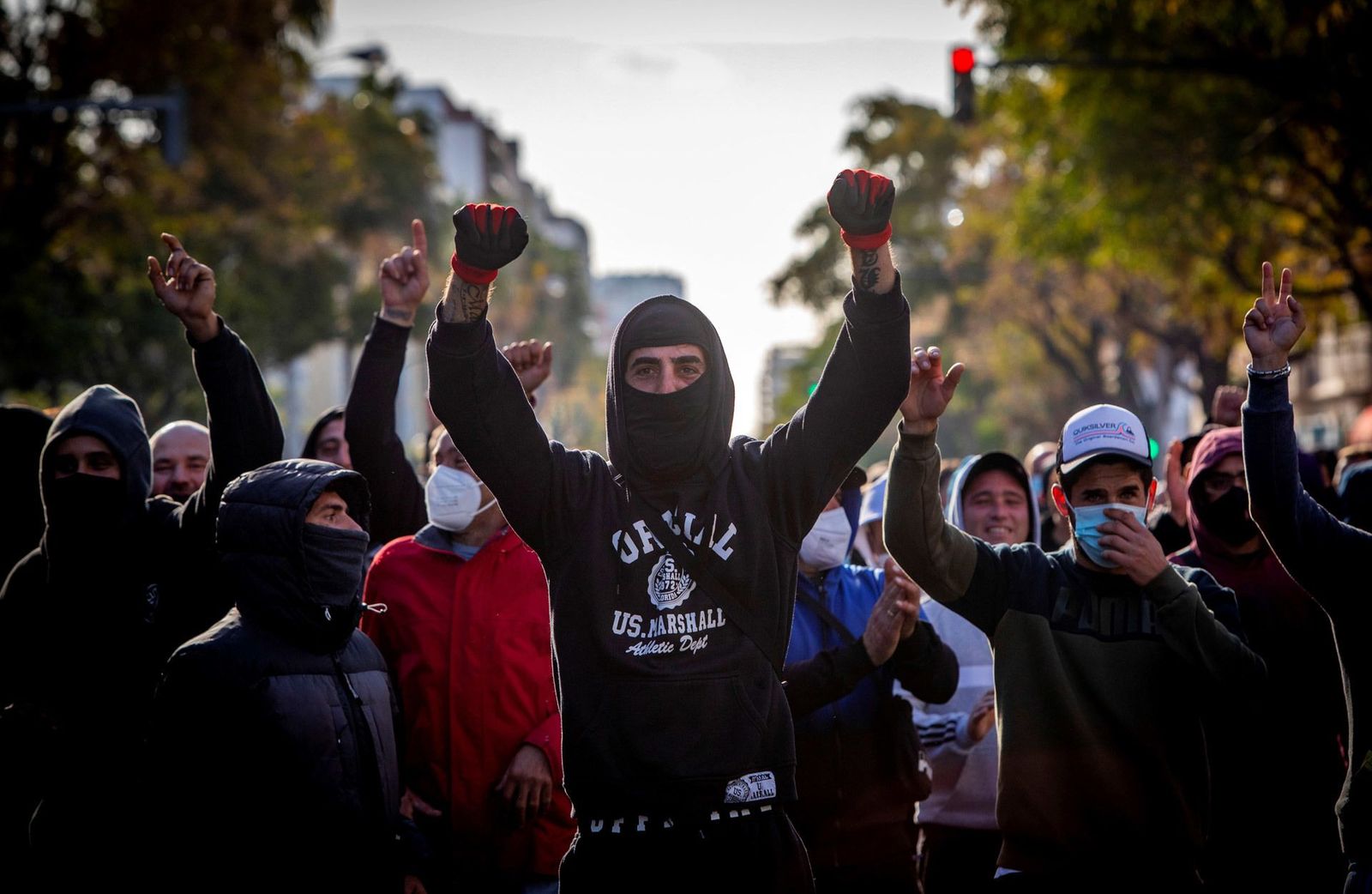 Patronal y sindicatos pactan desconvocar la huelga del metal en Cádiz