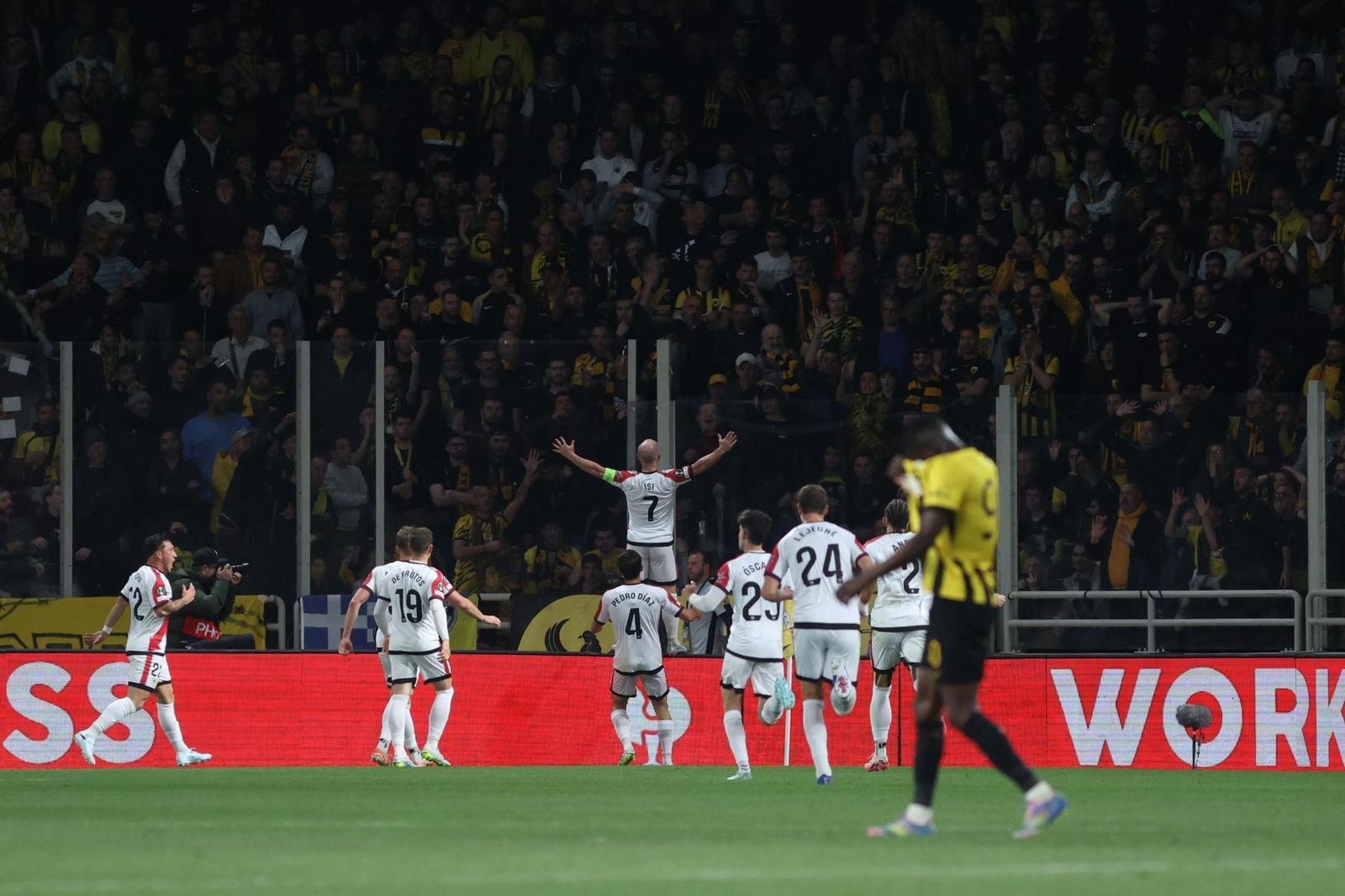 AEK - Rayo Vallecano