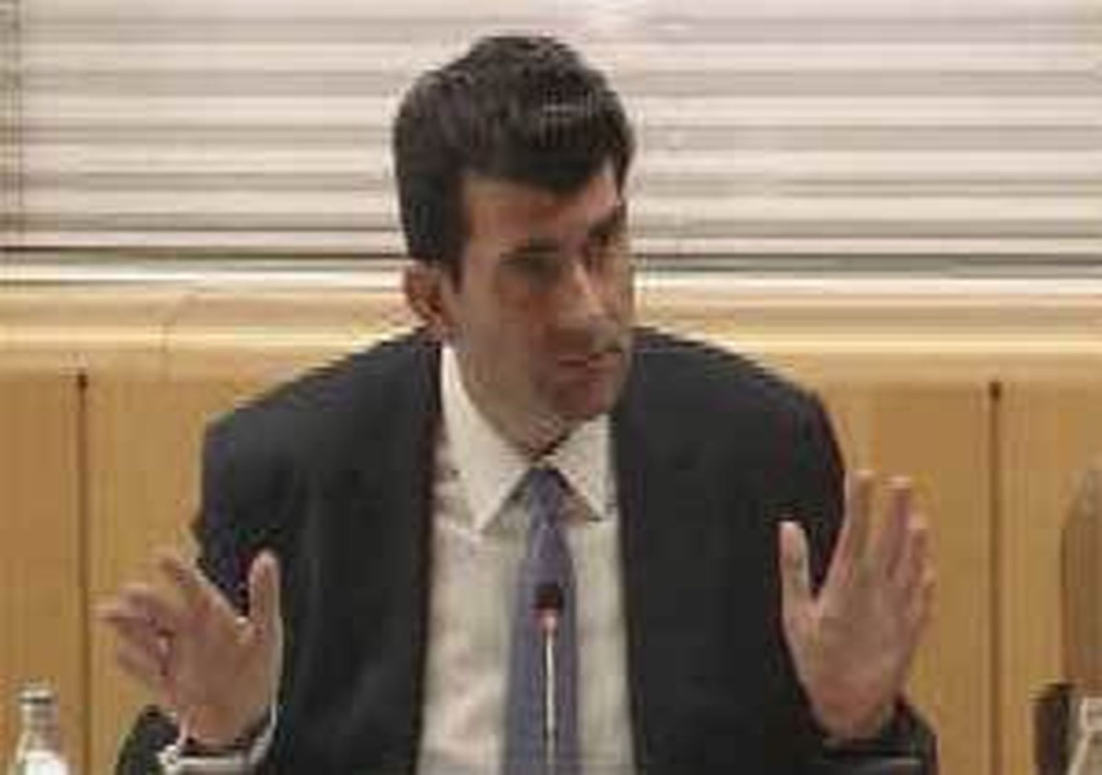 Bartolomé González dice que los municipios deben  garantizar la prestación de servicios sociales